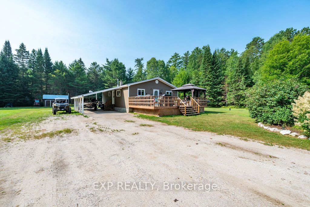 557 Pine Street Property Photo 1