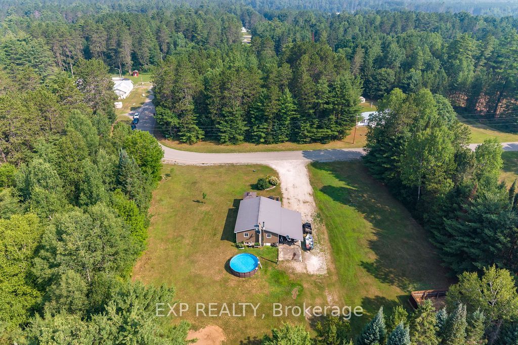 557 Pine Street Property Photo 6