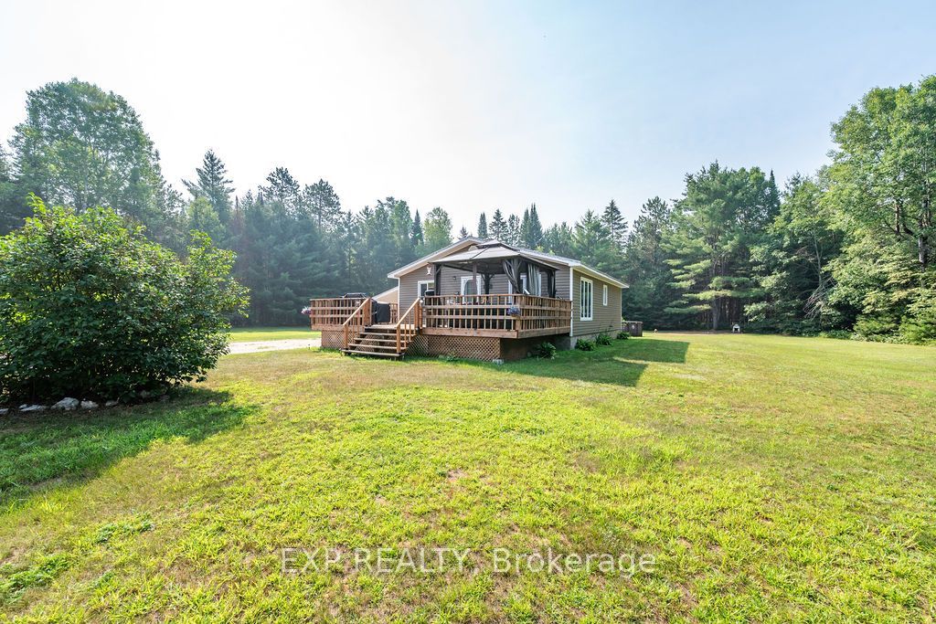 557 Pine Street Property Photo 10
