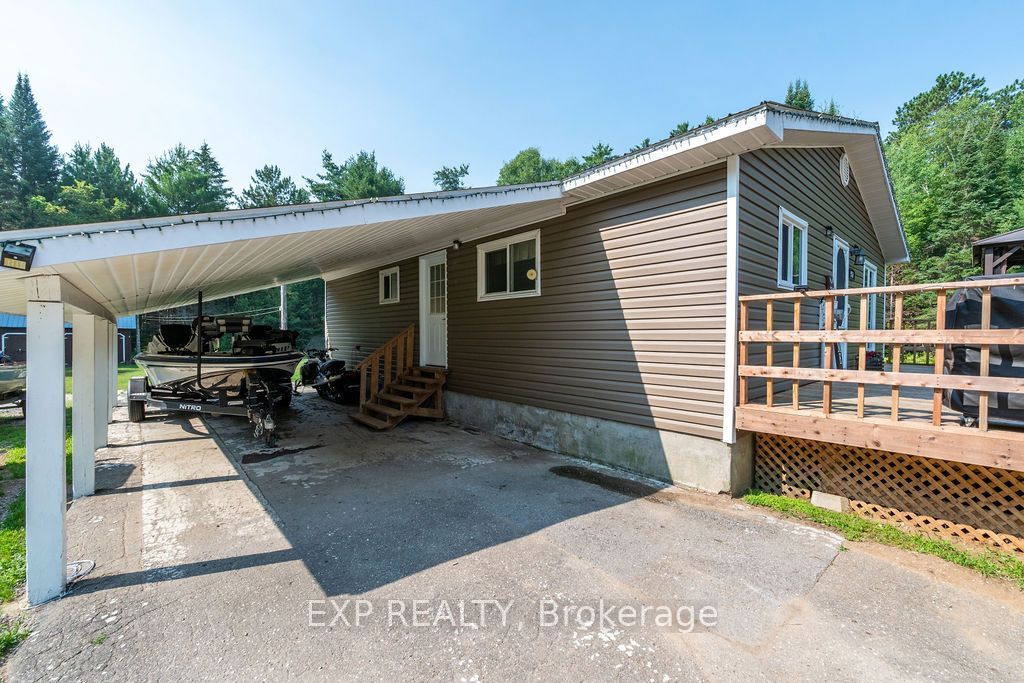 557 Pine Street Property Photo 11
