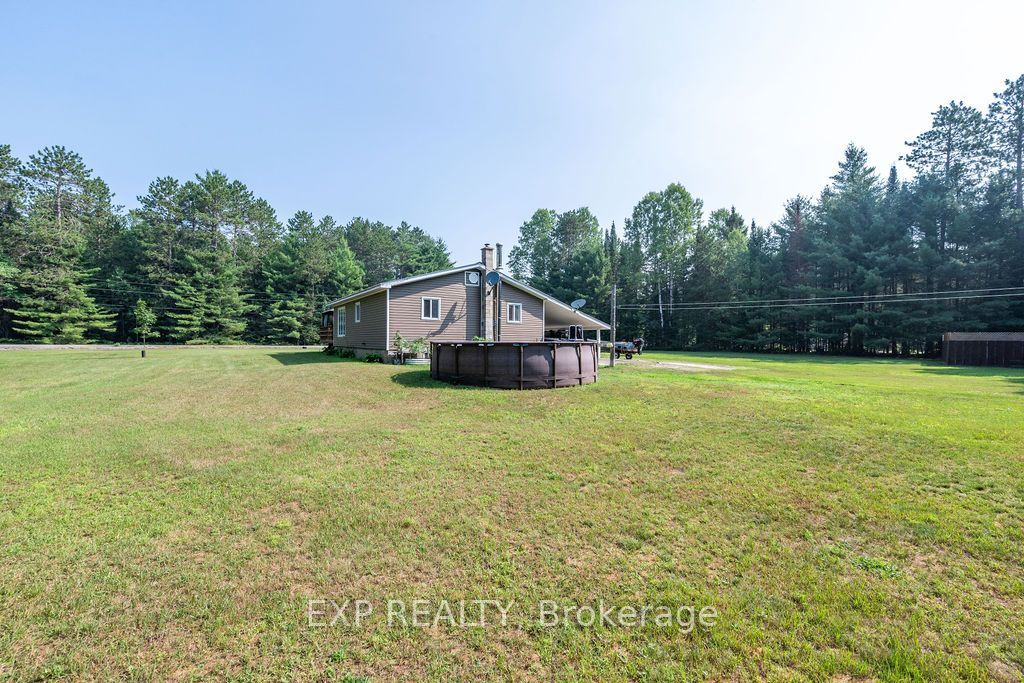 557 Pine Street Property Photo 14