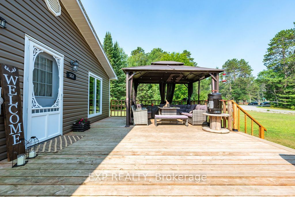 557 Pine Street Property Photo 20