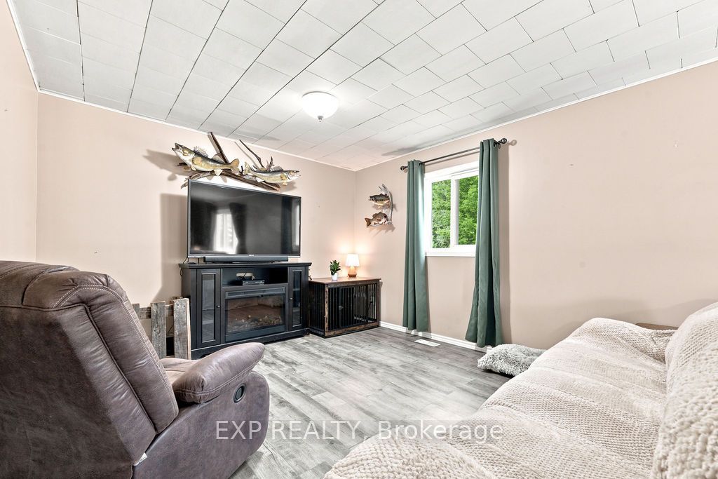 557 Pine Street Property Photo 25