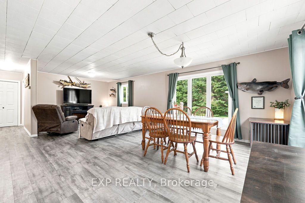 557 Pine Street Property Photo 28