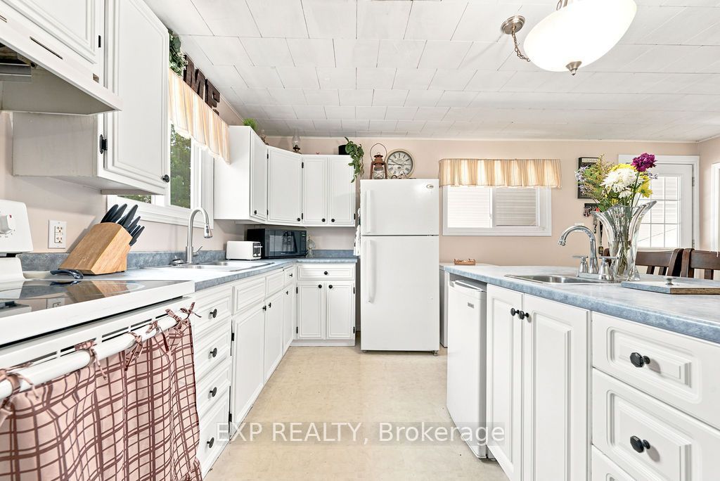 557 Pine Street Property Photo 29