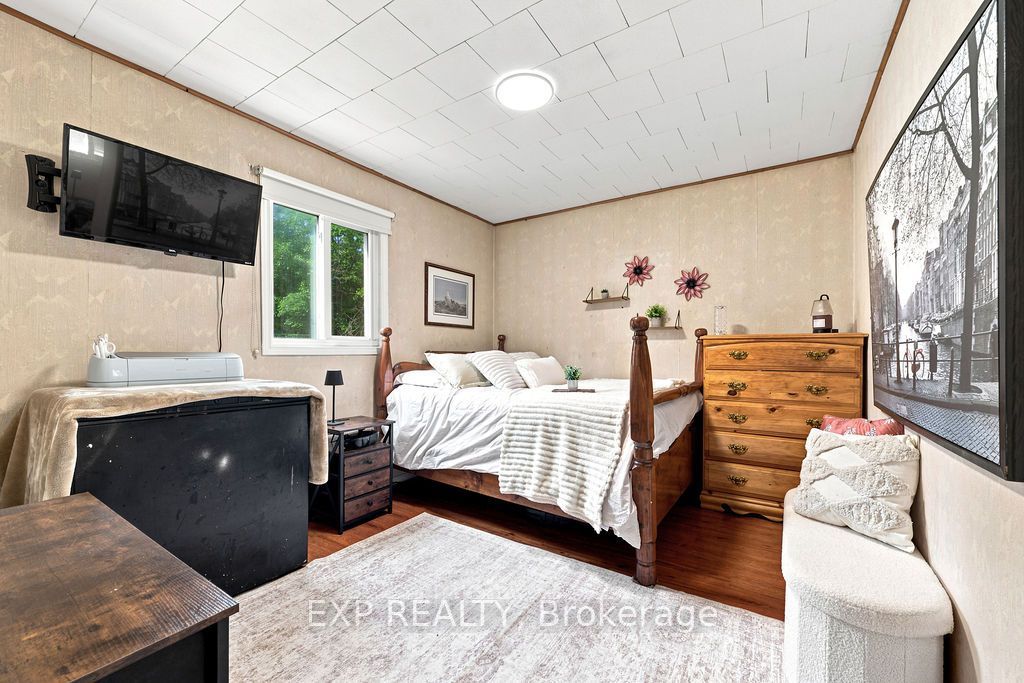 557 Pine Street Property Photo 43
