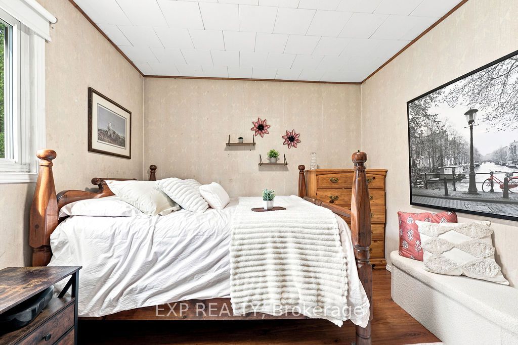557 Pine Street Property Photo 44