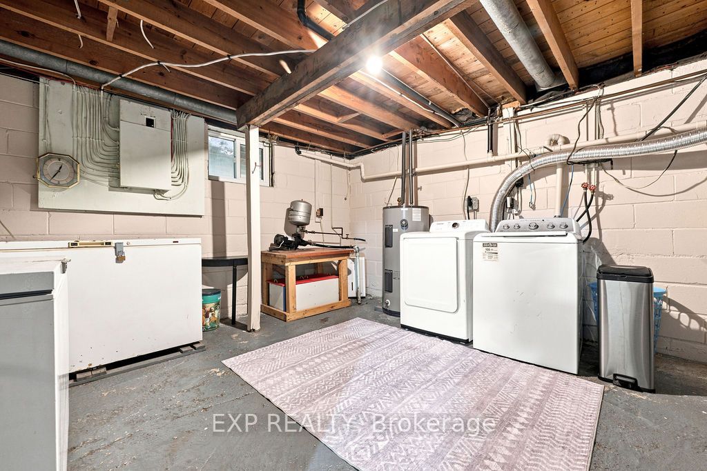 557 Pine Street Property Photo 46