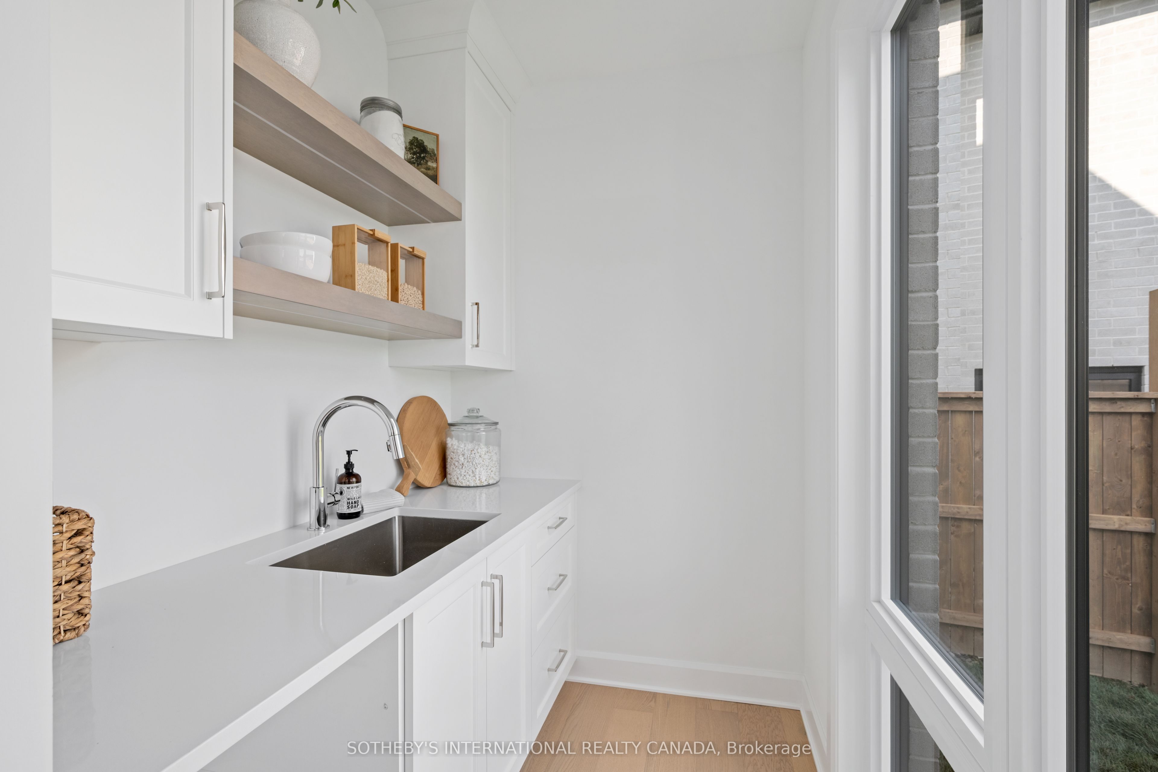 1011 Longworth Road Property Photo 13