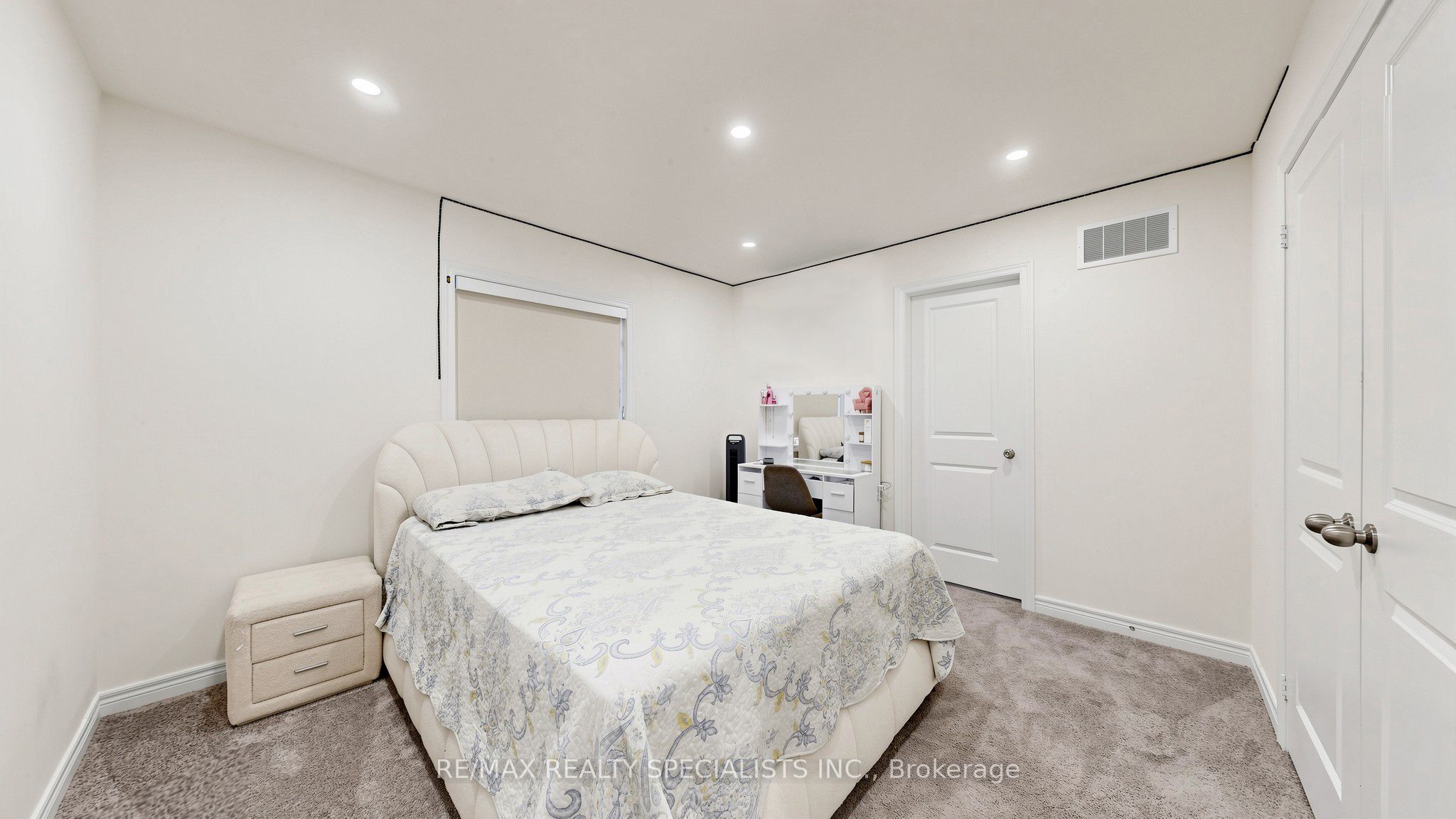 250 Chippewa Avenue Property Photo 37