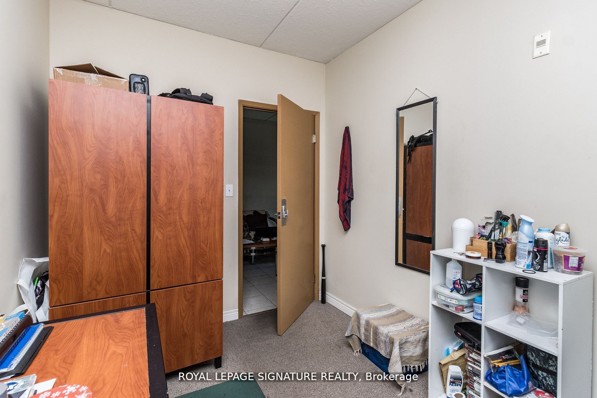 253 Lester Street 101 Property Photo 16