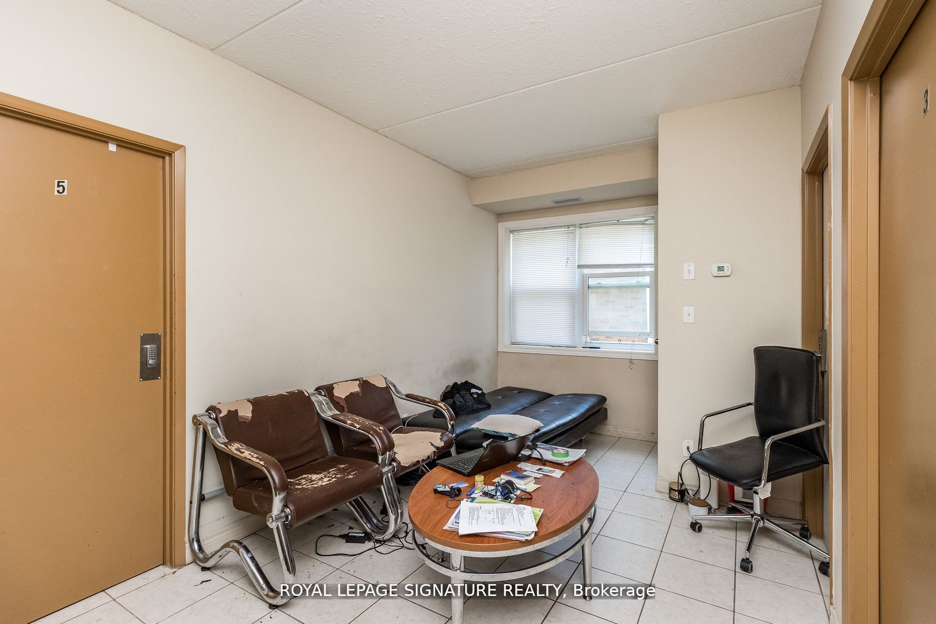 253 Lester Street 101 Property Photo 27