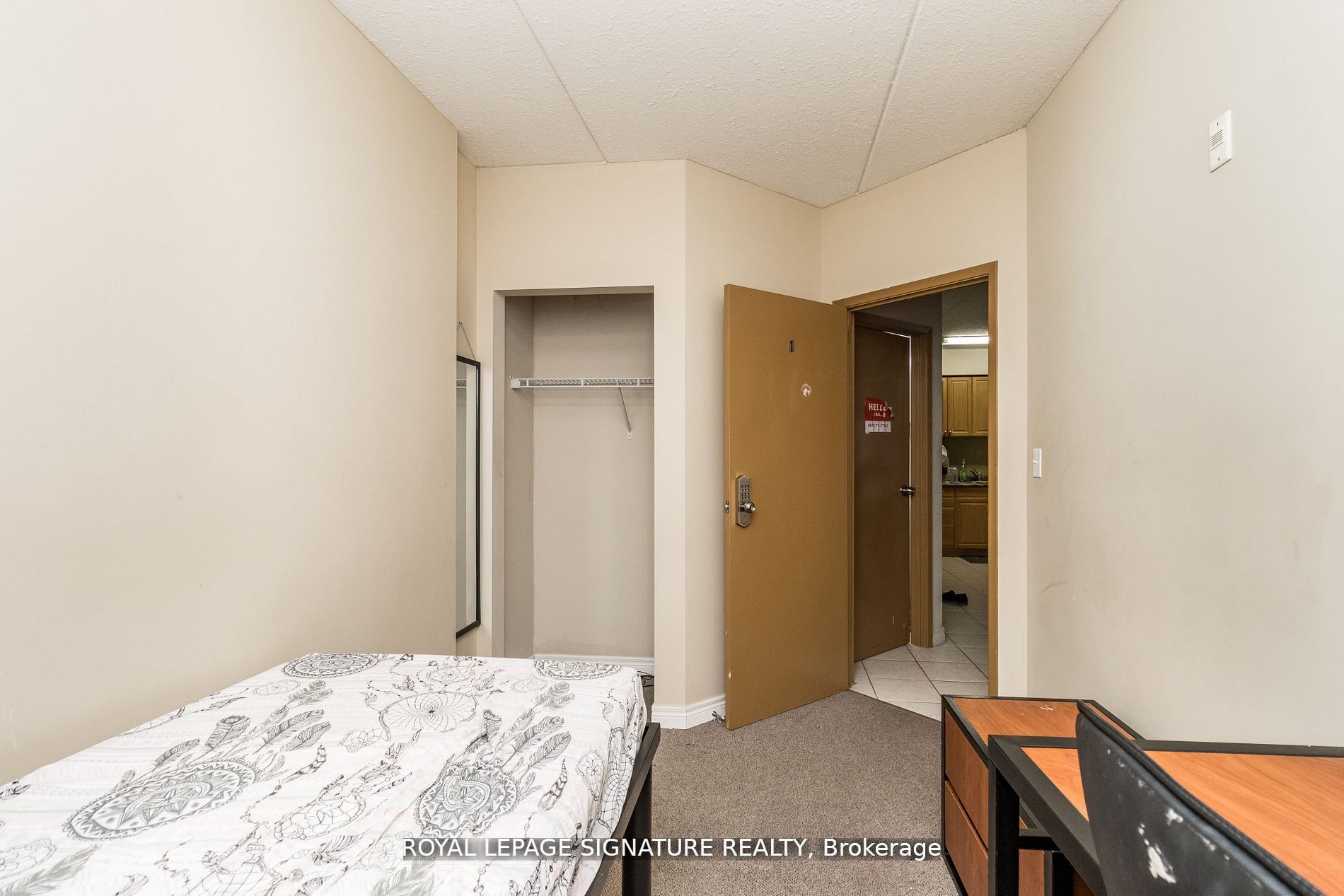 253 Lester Street 101 Property Photo 33