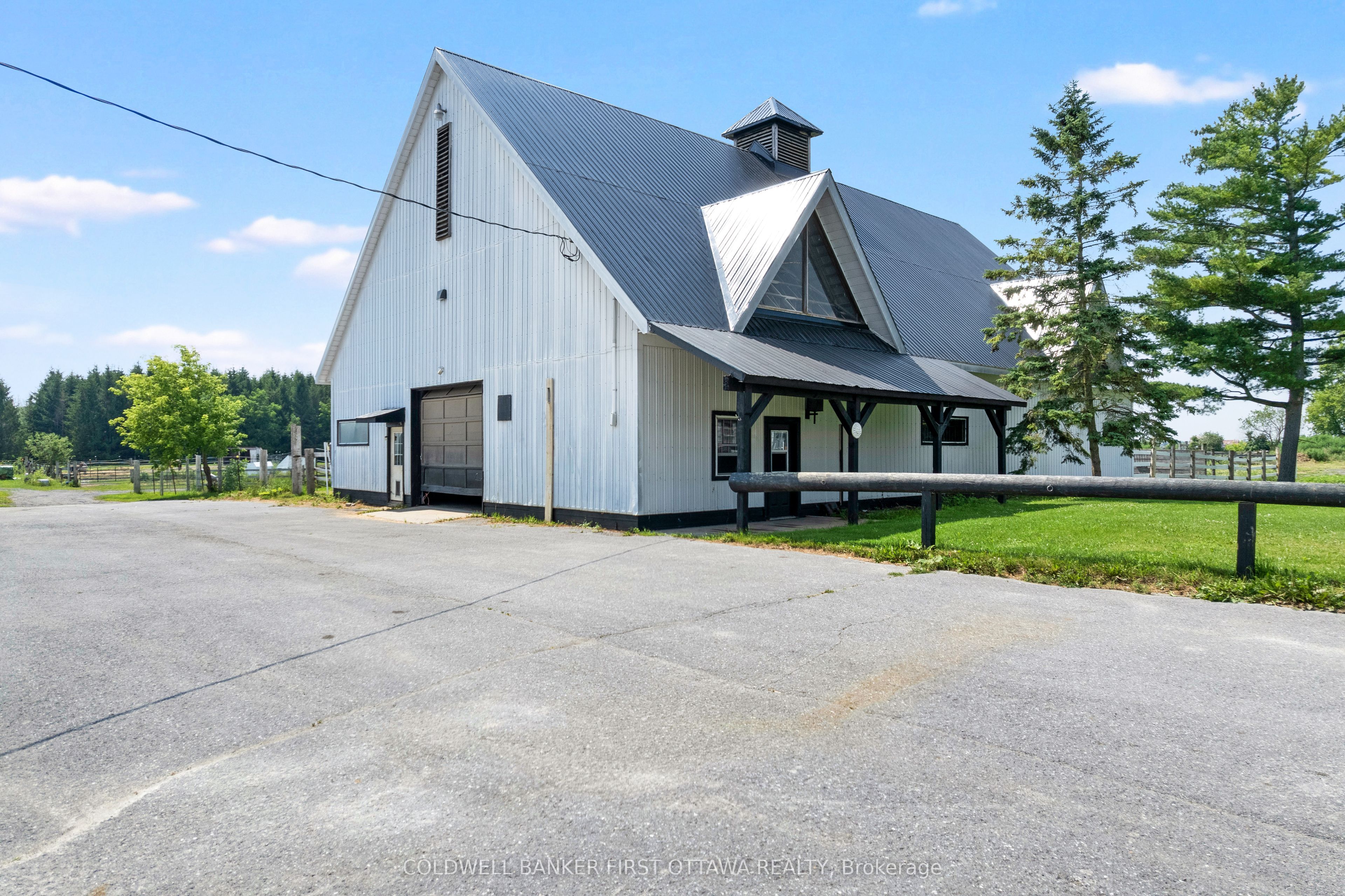 4655 Appleton Side Road Property Photo 3