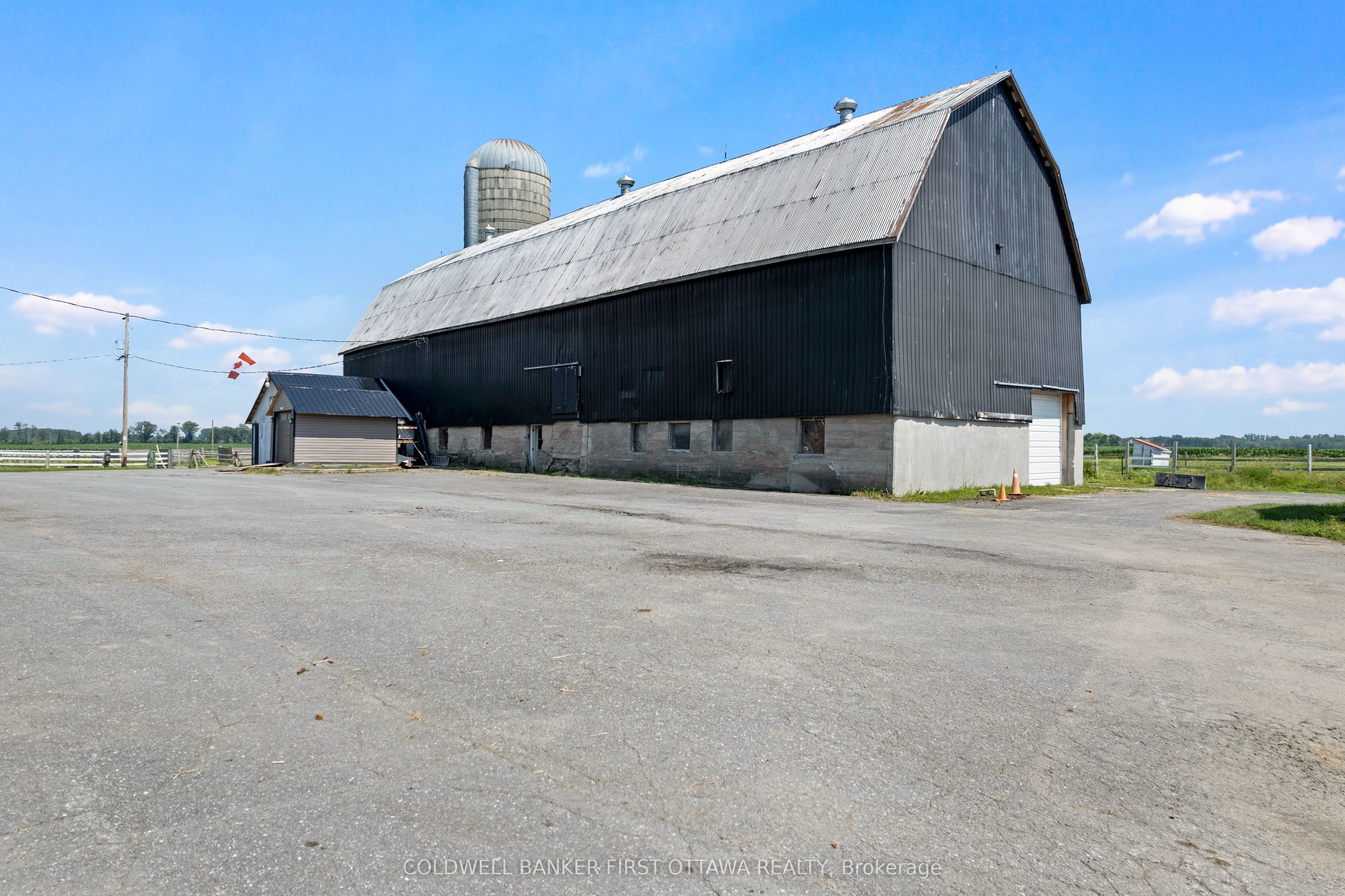 4655 Appleton Side Road Property Photo 4