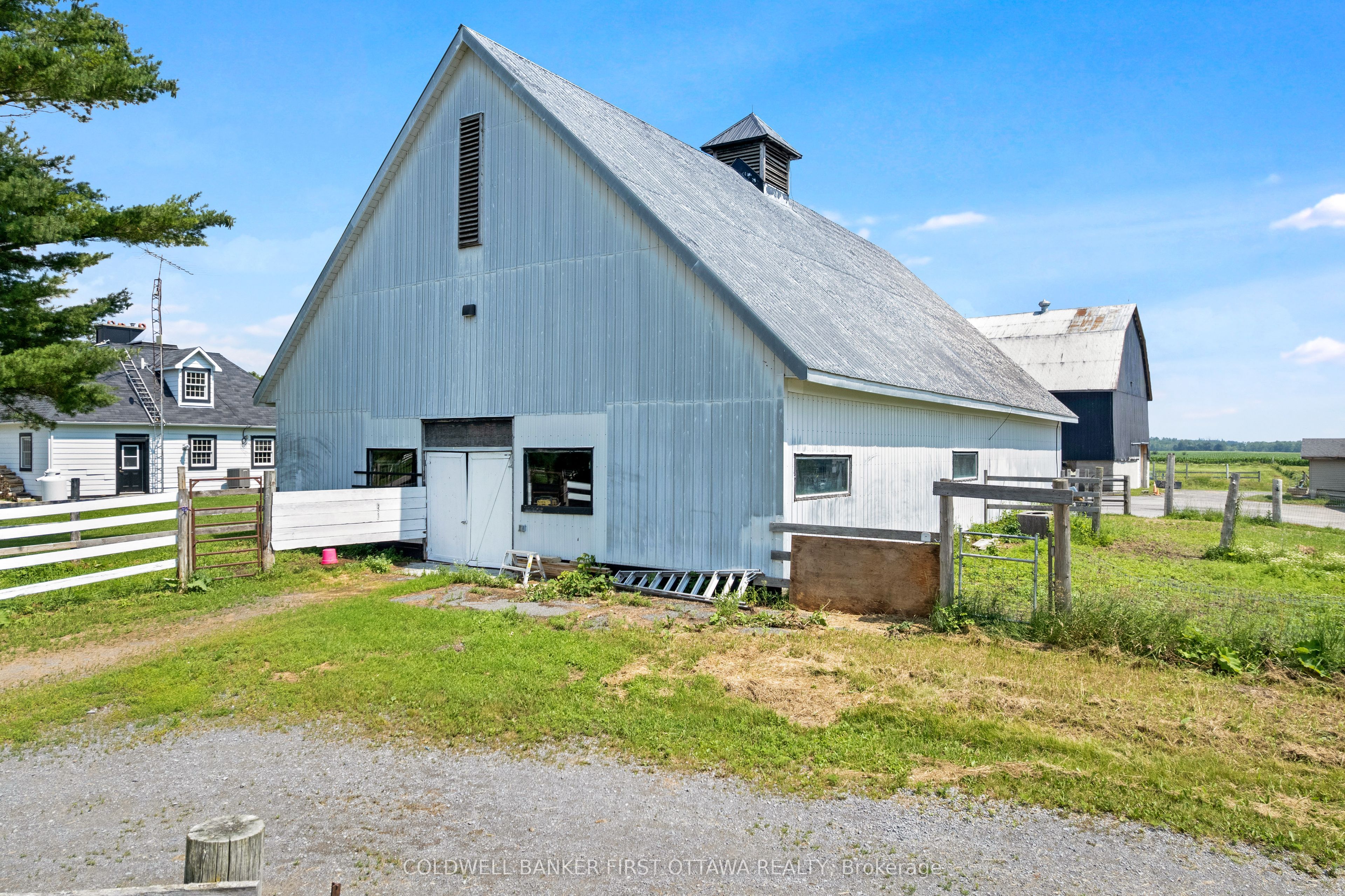 4655 Appleton Side Road Property Photo 5