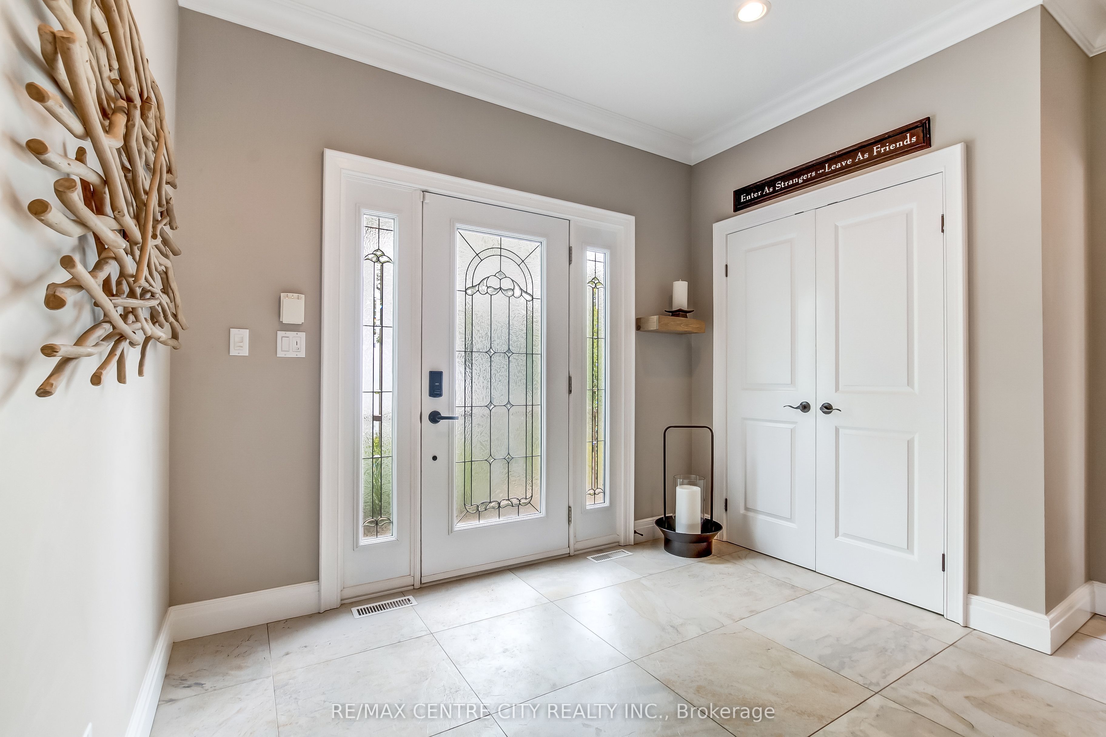 136 Brayside Street Property Photo 5