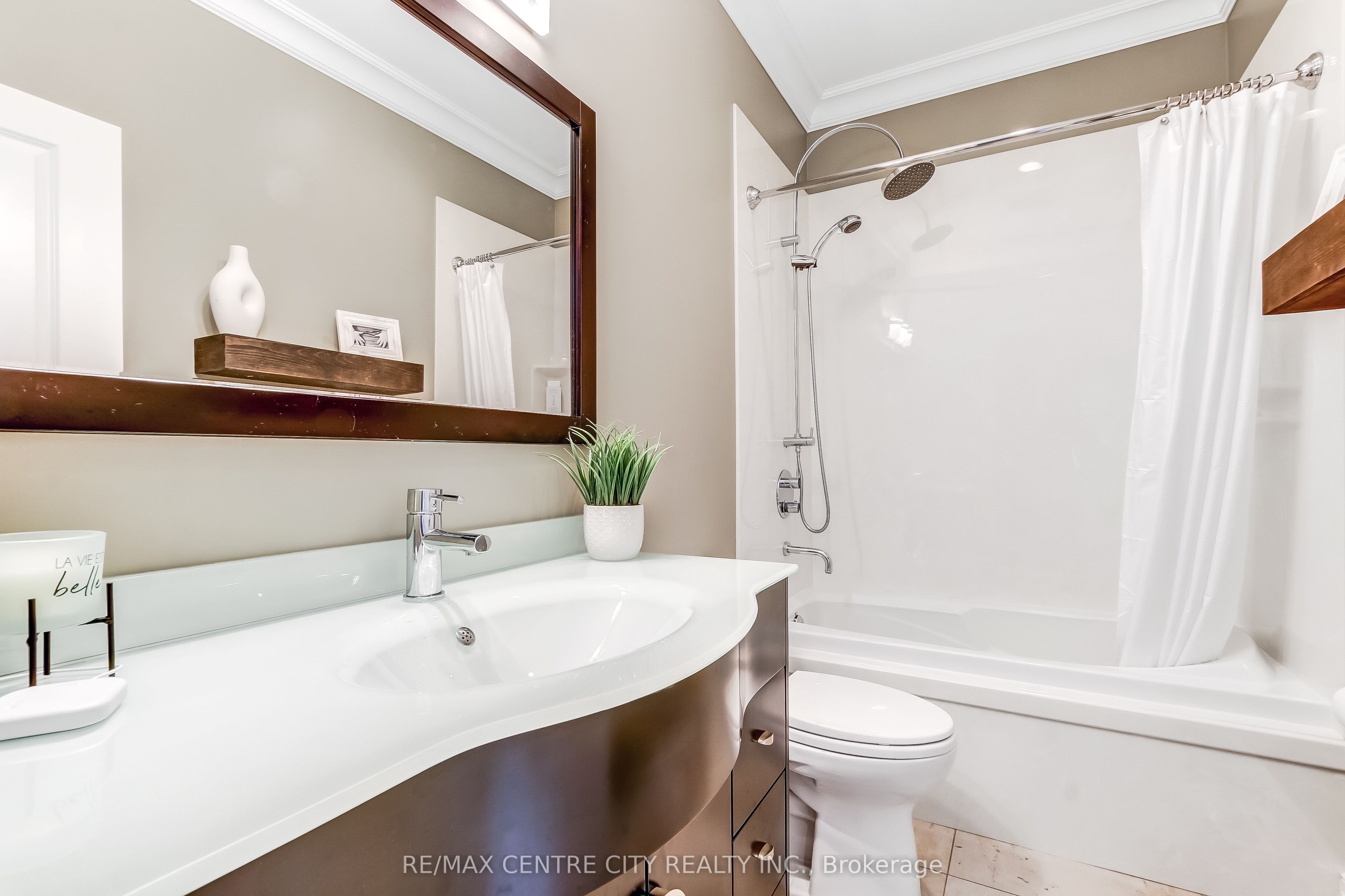 136 Brayside Street Property Photo 8
