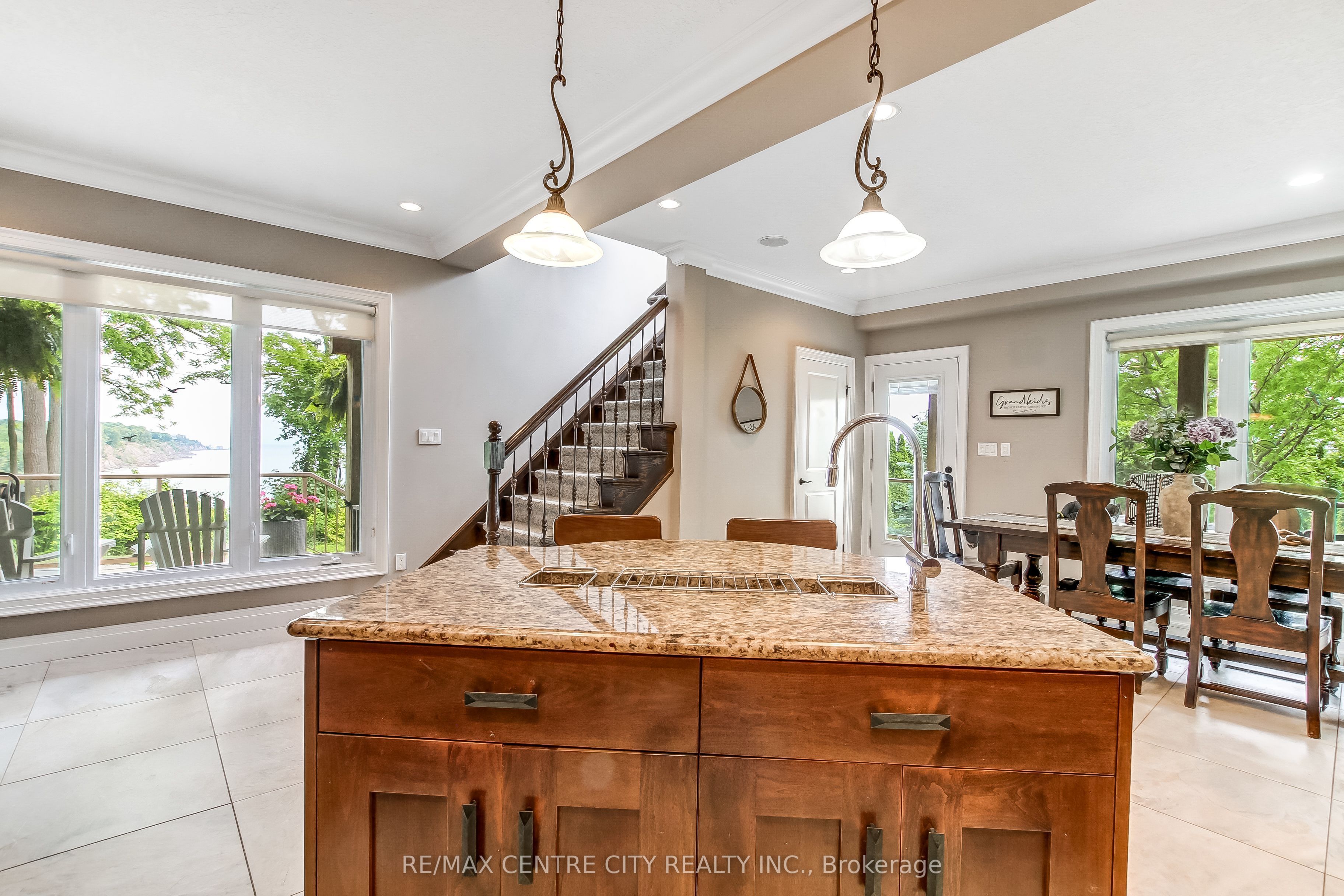 136 Brayside Street Property Photo 15