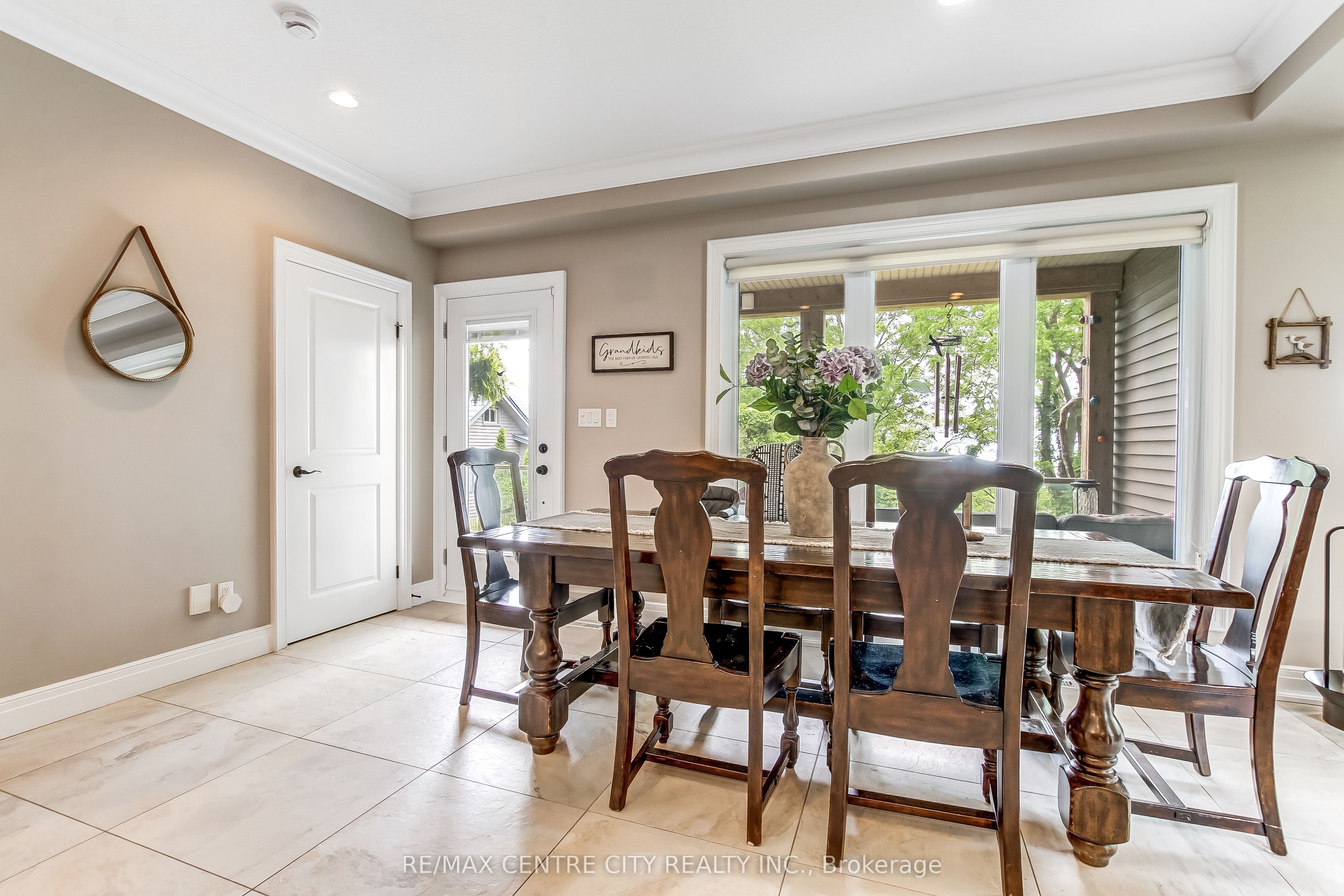 136 Brayside Street Property Photo 16
