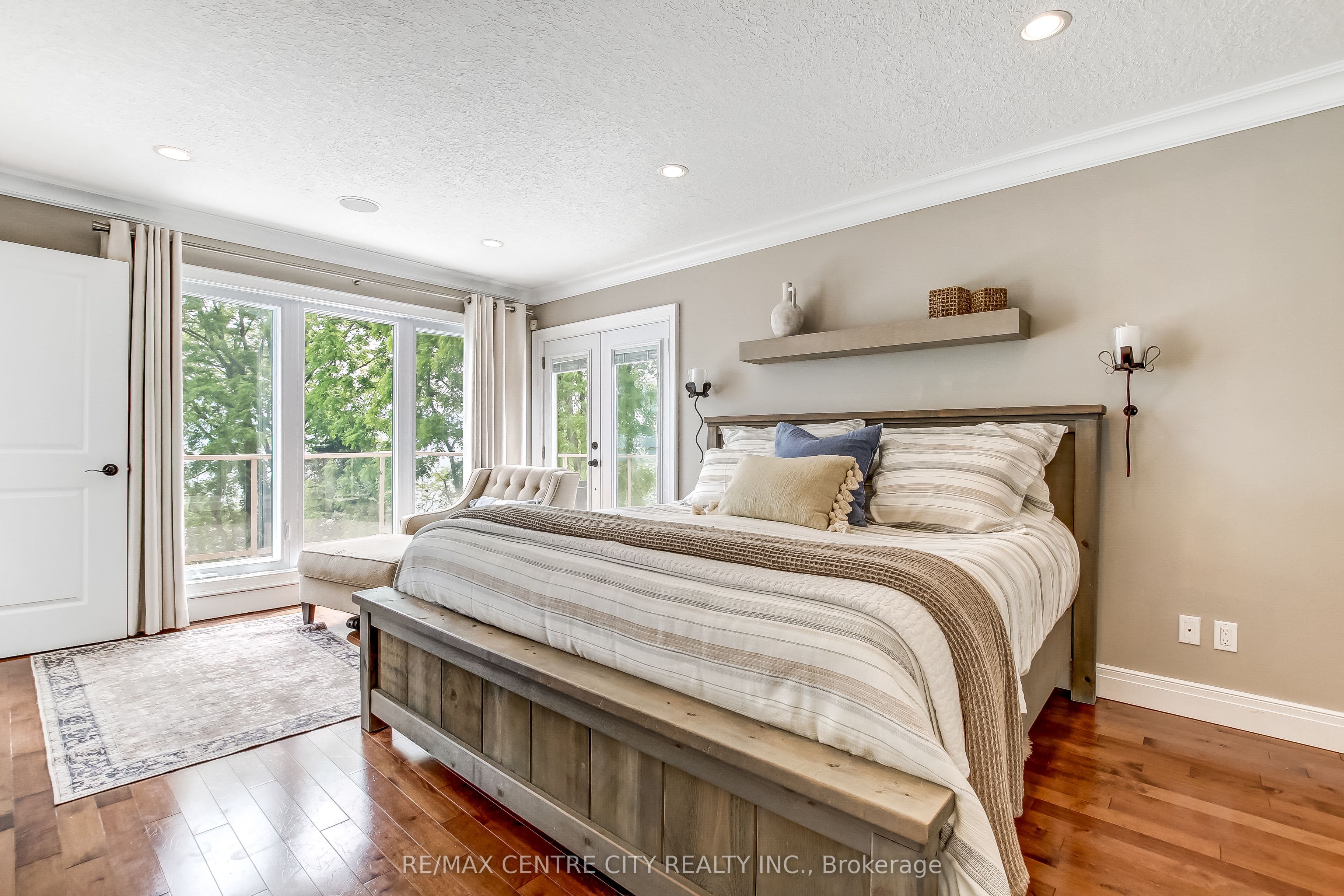 136 Brayside Street Property Photo 24