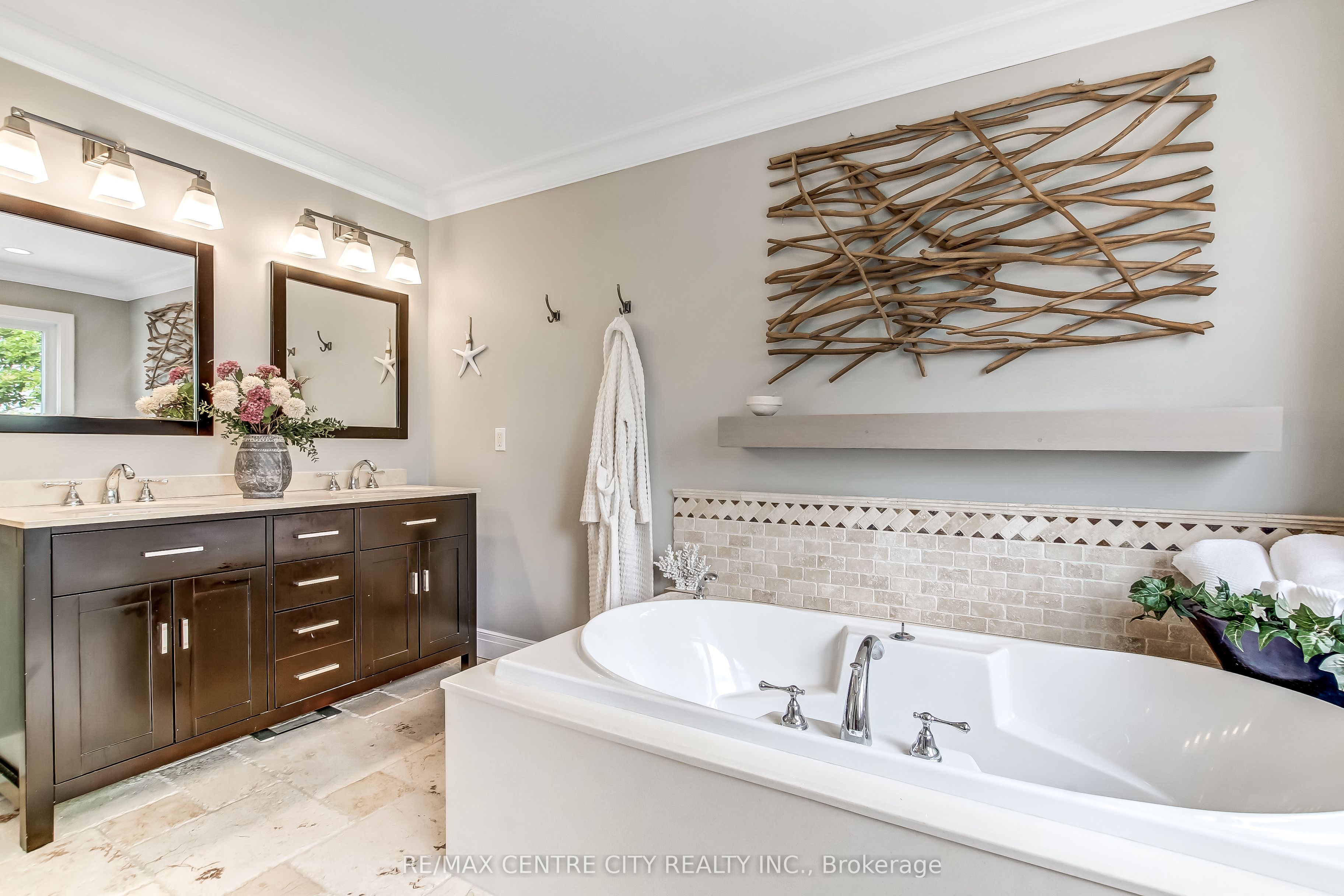 136 Brayside Street Property Photo 26