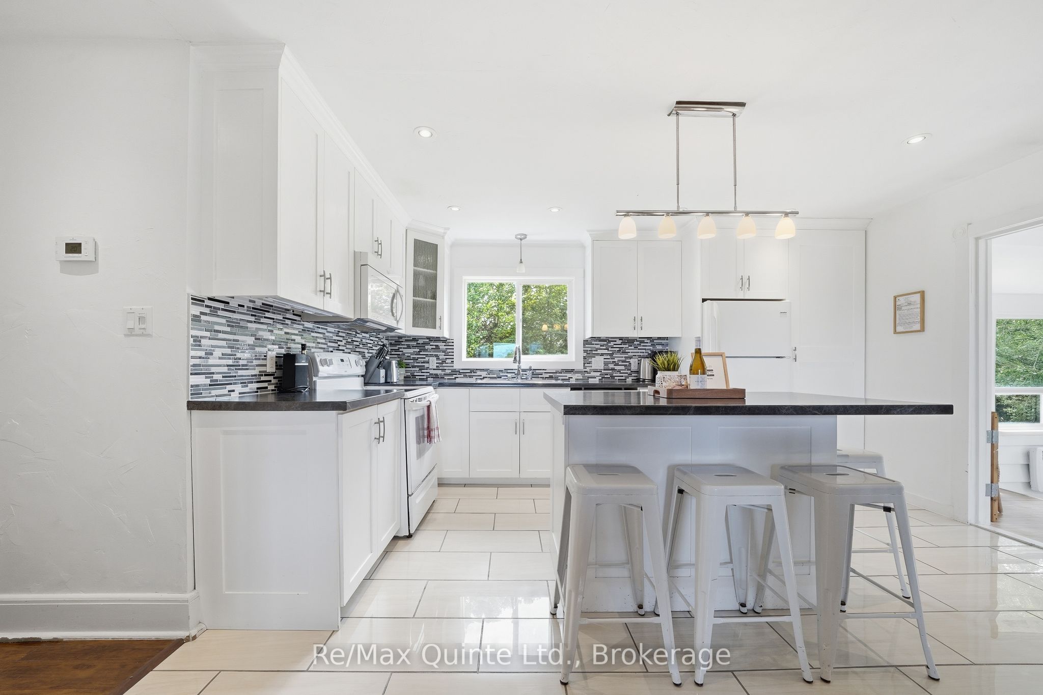 6 Grays Lane Property Photo 12