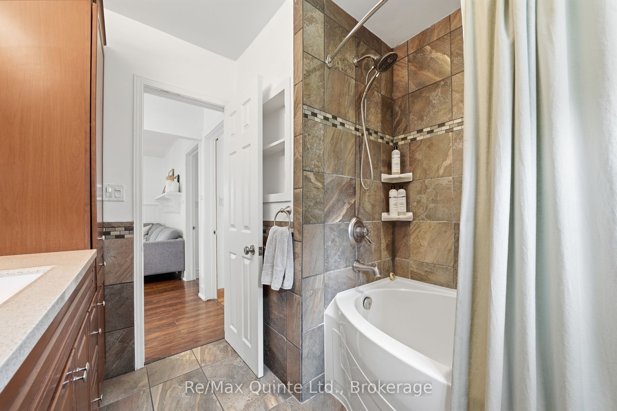 6 Grays Lane Property Photo 20