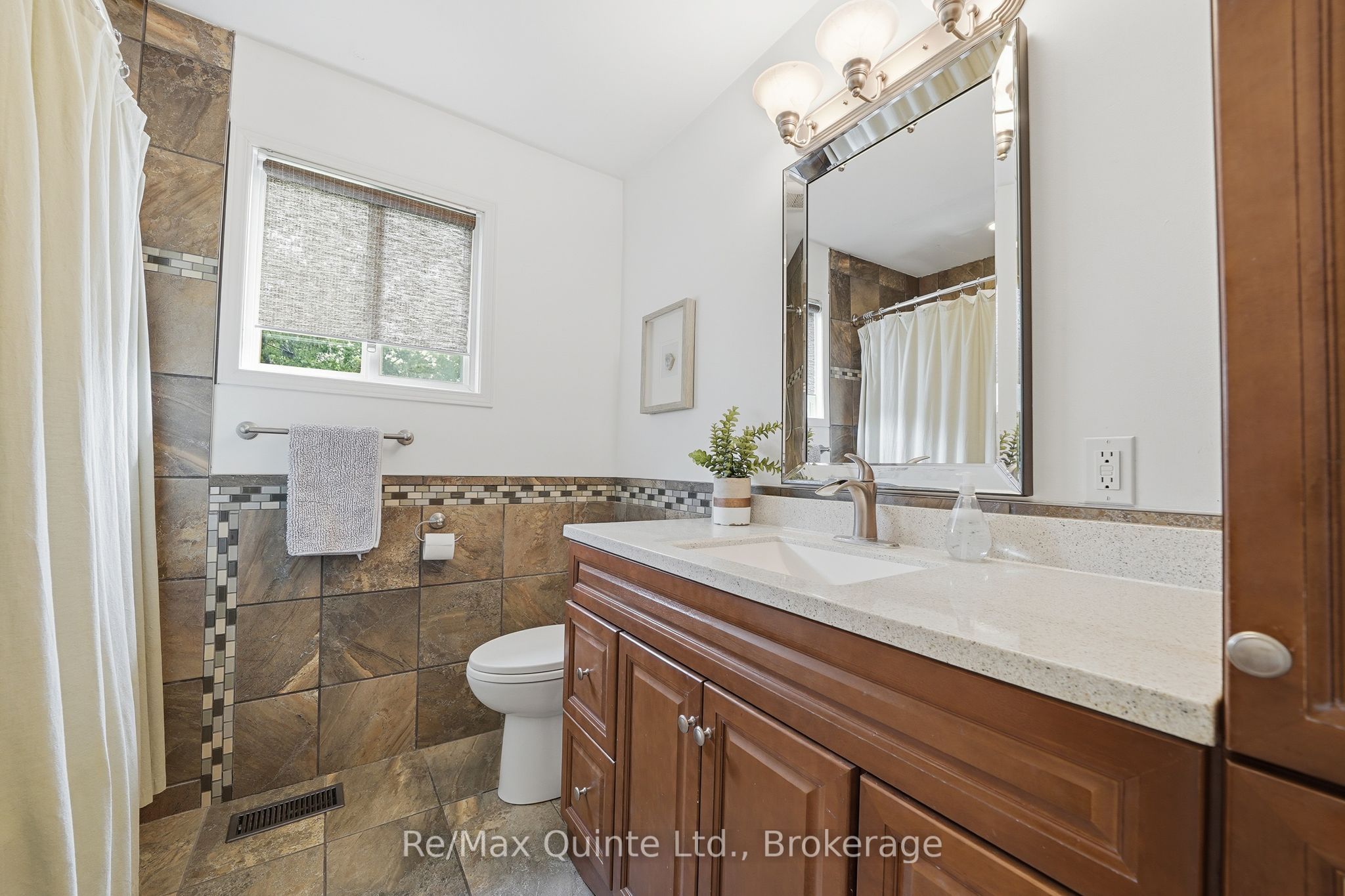 6 Grays Lane Property Photo 21