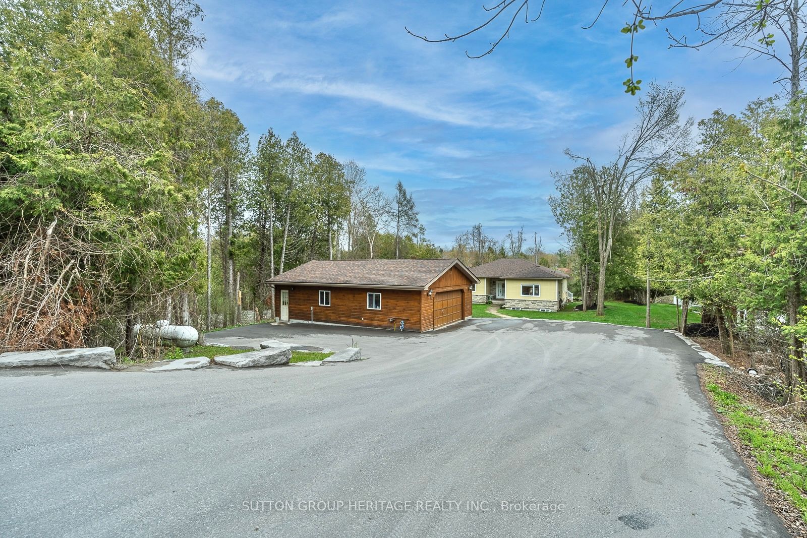 191 Pirates Glen Drive E Property Photo 2