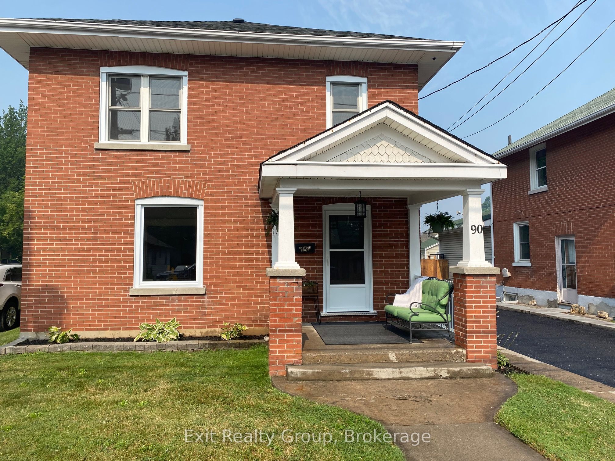 90 Byron Street Property Photo 1