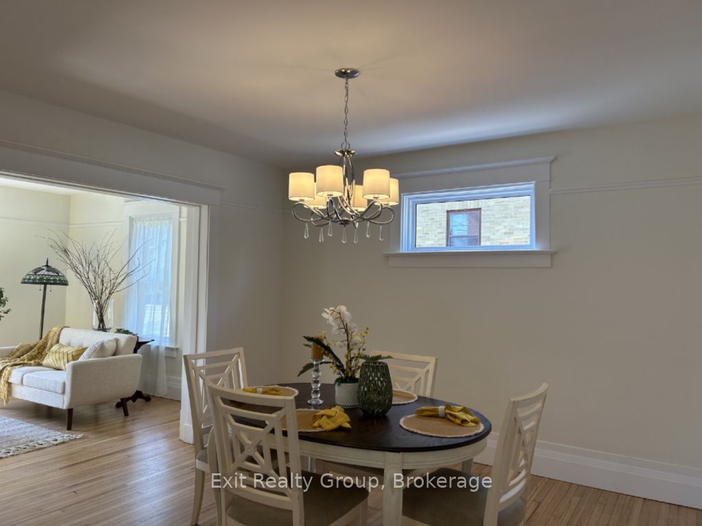 90 Byron Street Property Photo 8