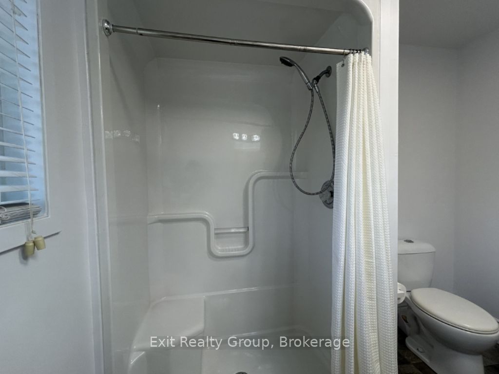 90 Byron Street Property Photo 34