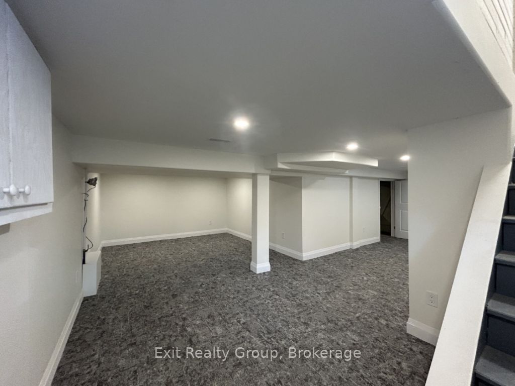 90 Byron Street Property Photo 37