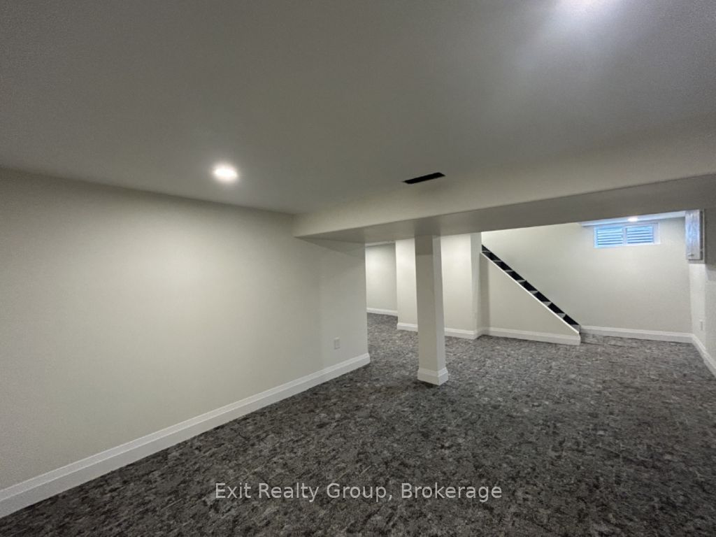 90 Byron Street Property Photo 38