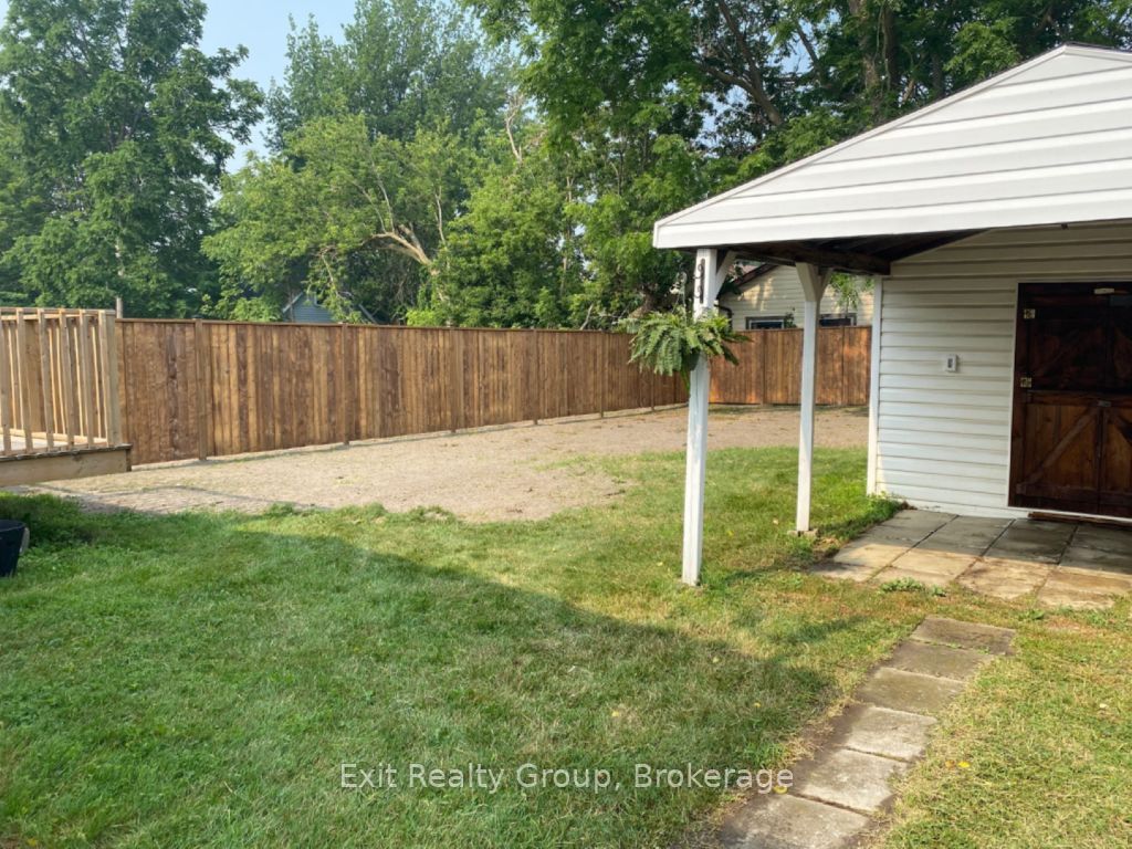 90 Byron Street Property Photo 45