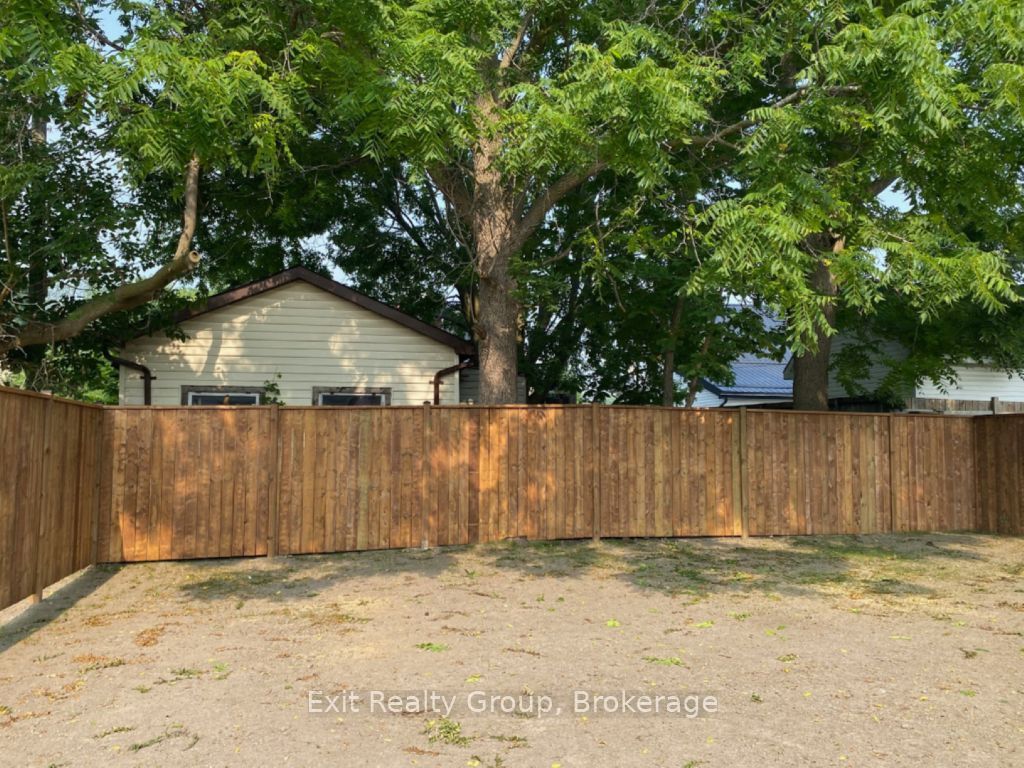90 Byron Street Property Photo 49