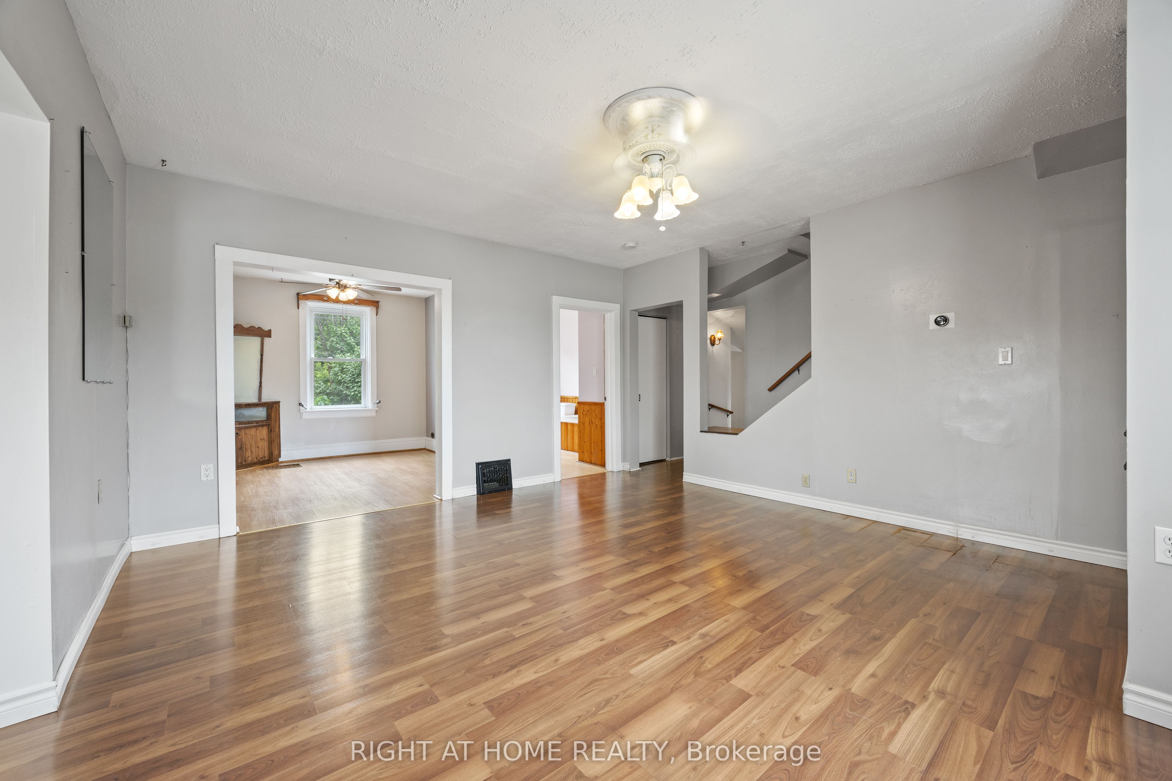 221 Samuelson Street Property Photo 11