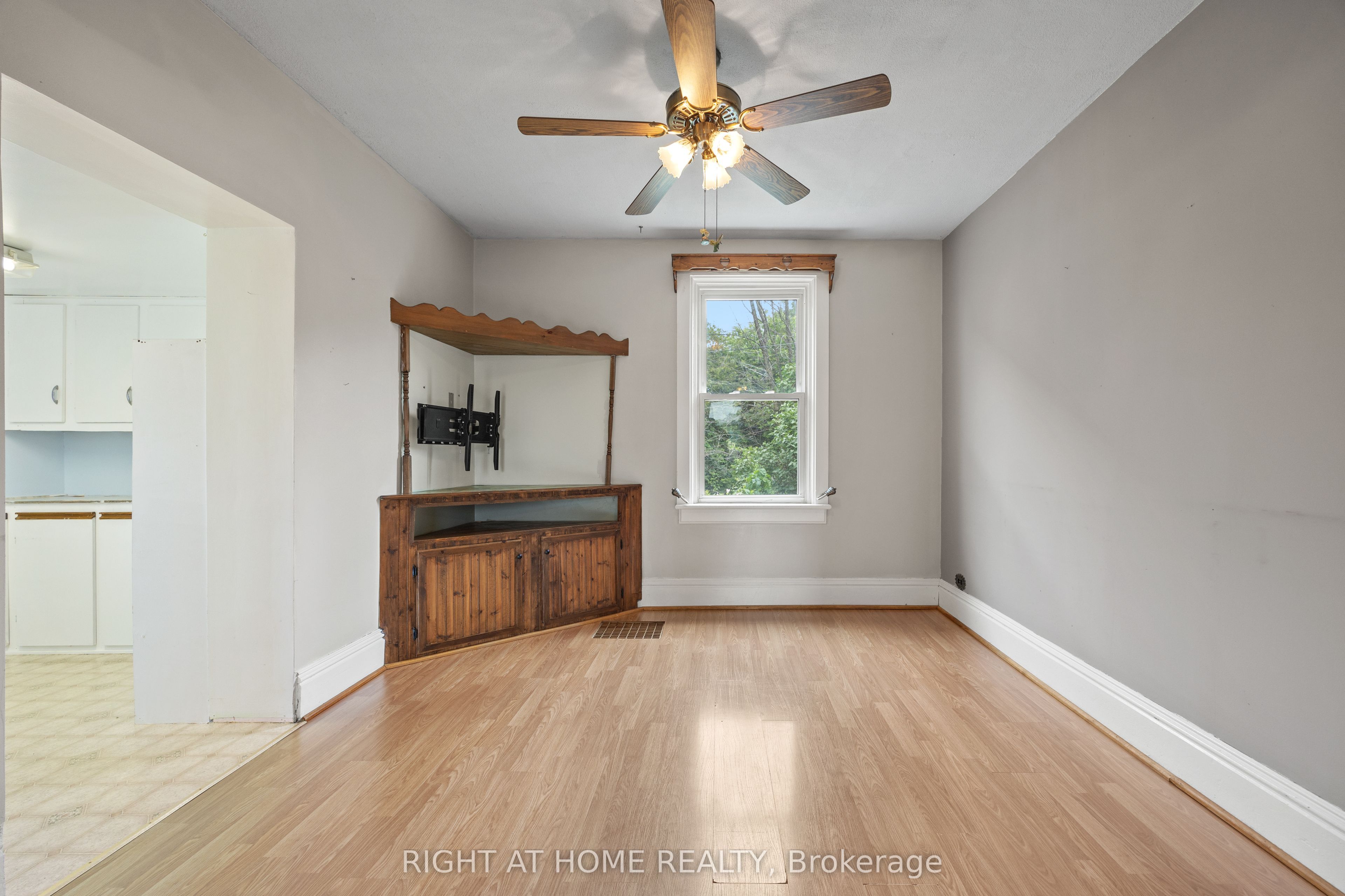 221 Samuelson Street Property Photo 13