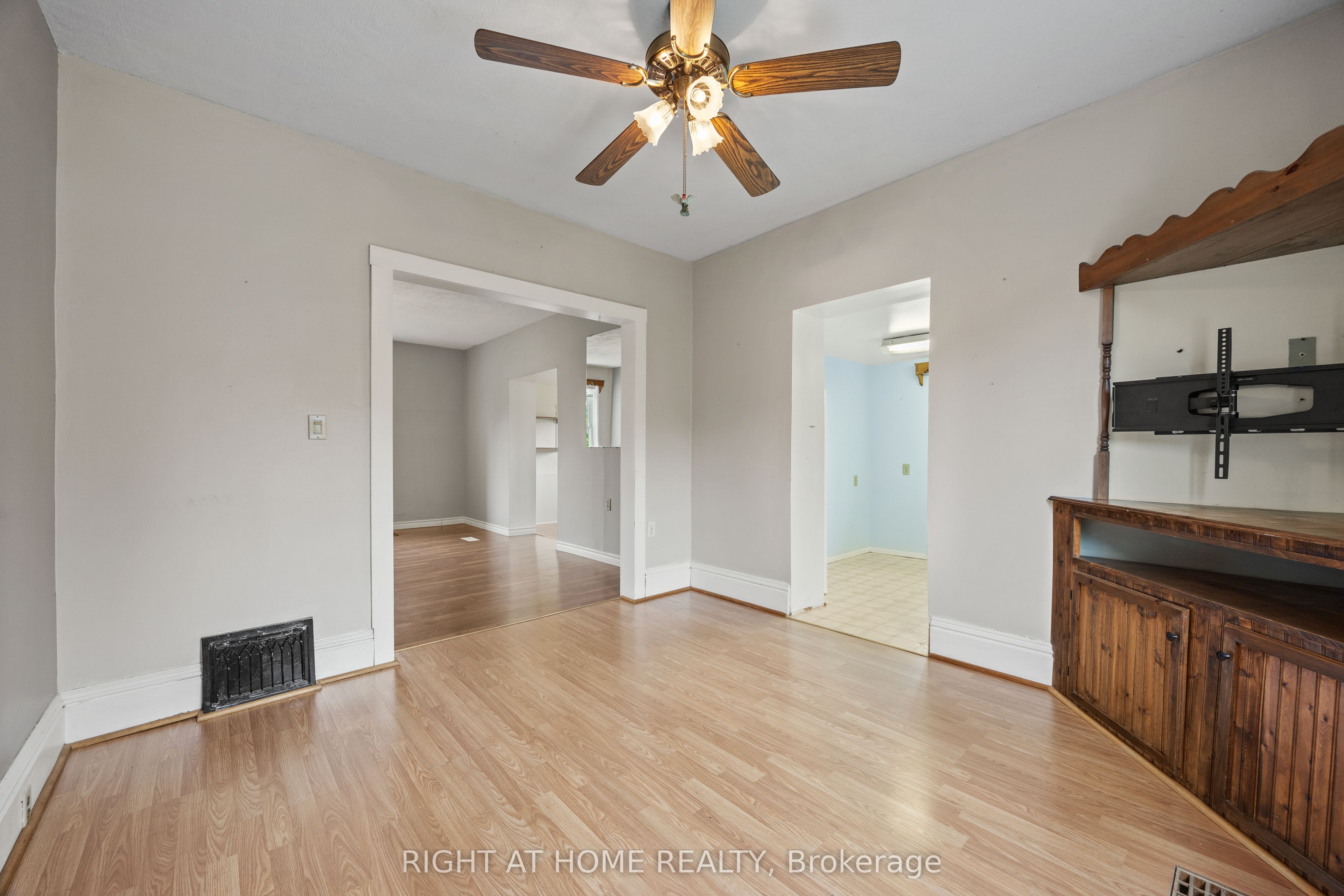 221 Samuelson Street Property Photo 14