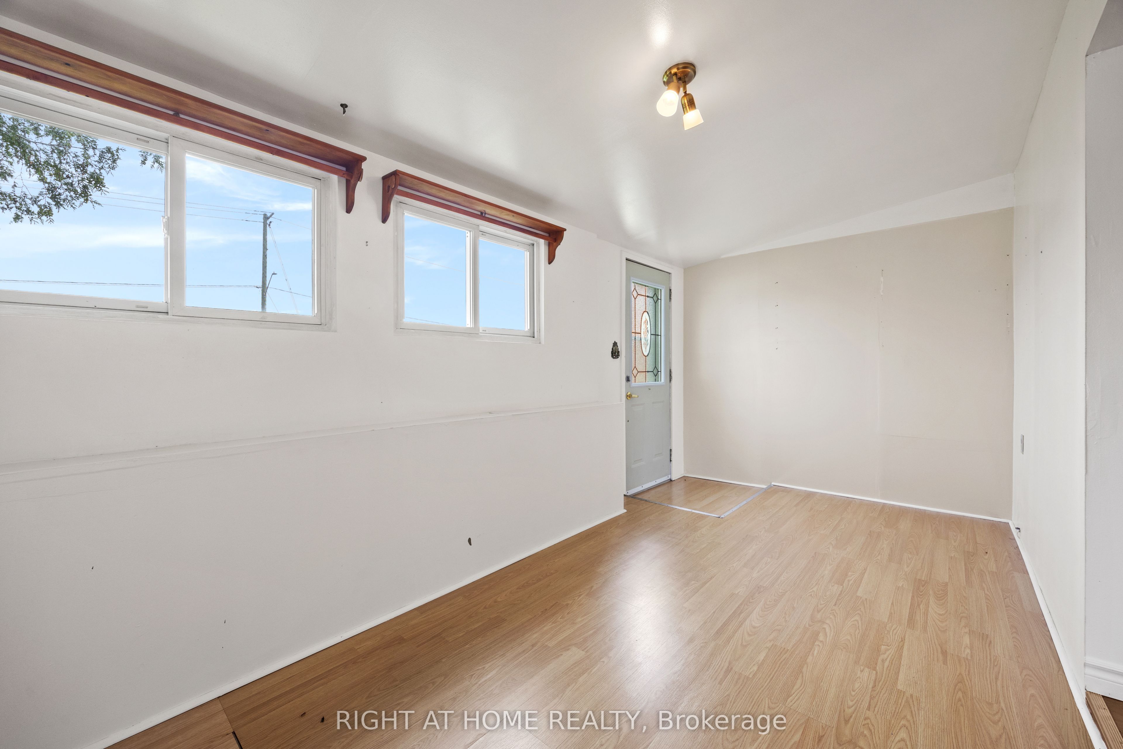 221 Samuelson Street Property Photo 17