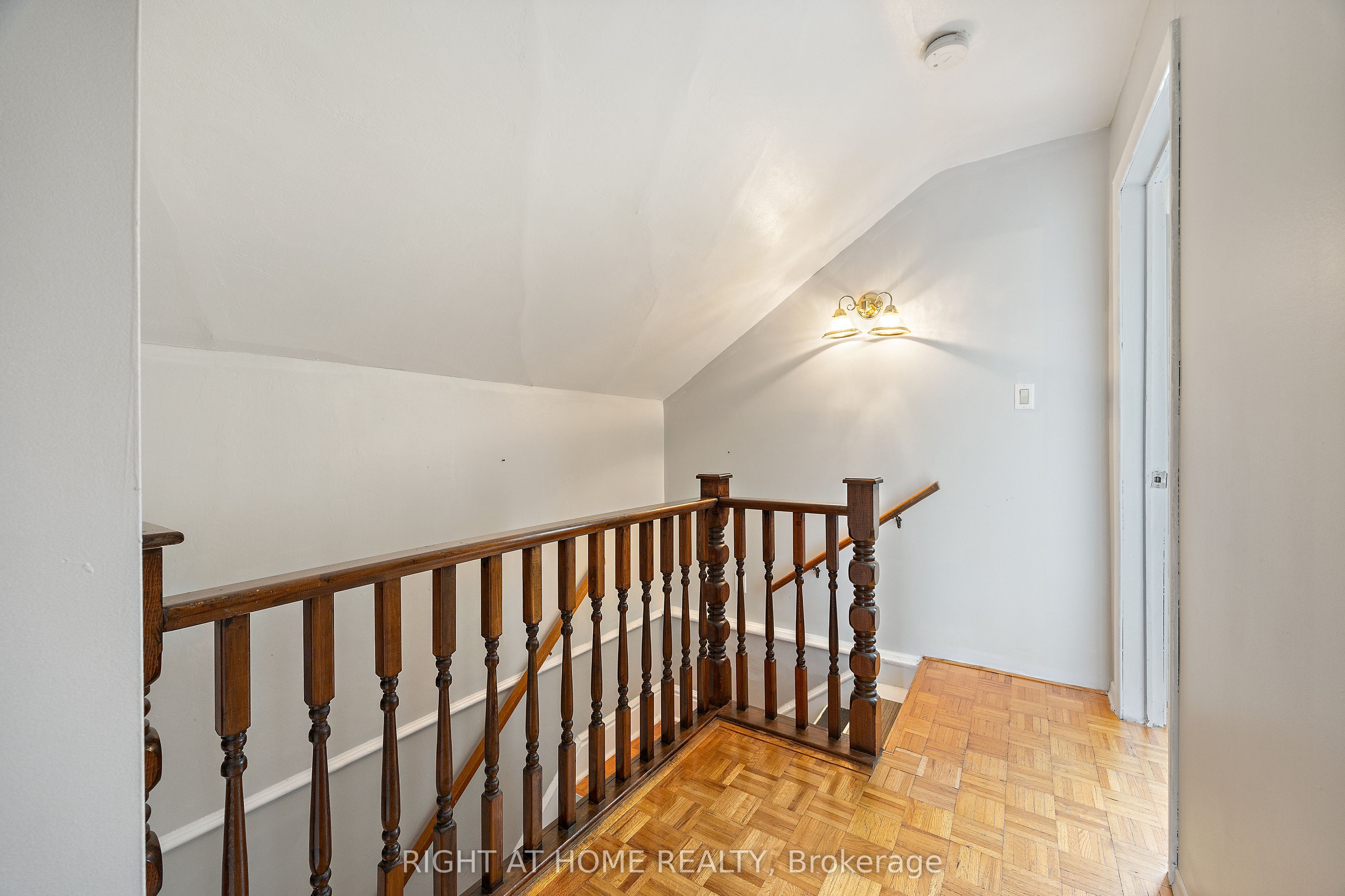 221 Samuelson Street Property Photo 21