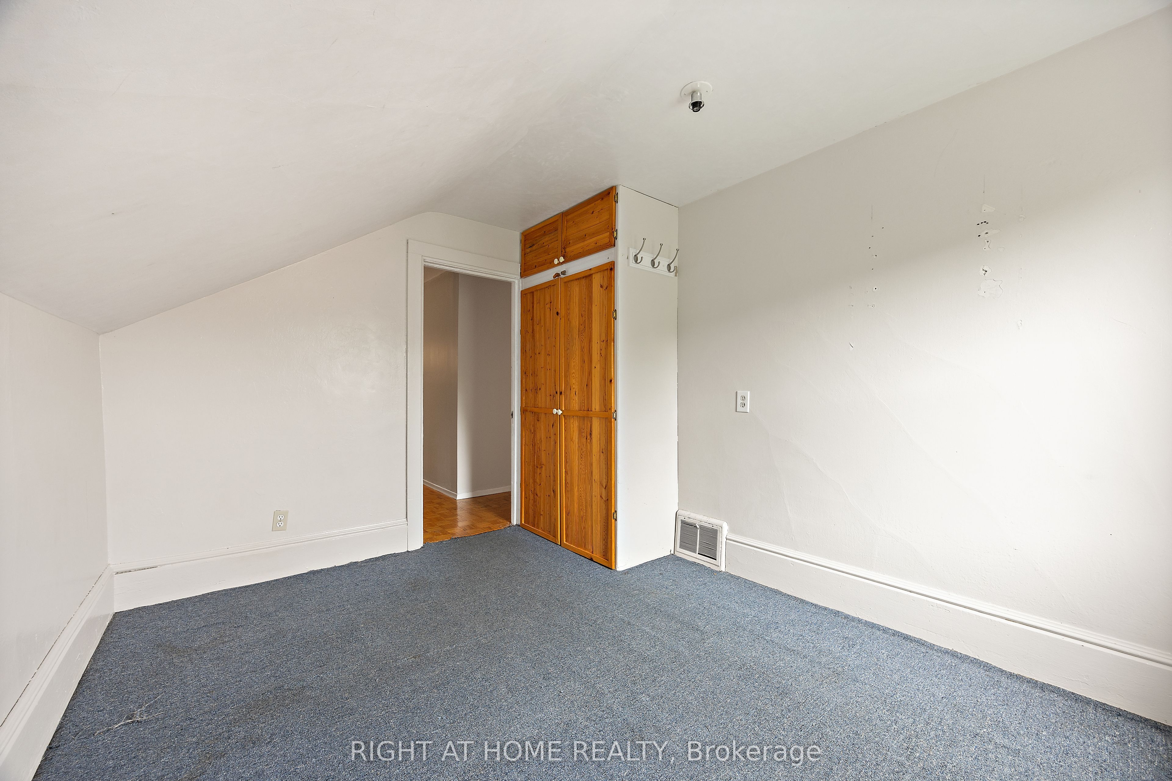221 Samuelson Street Property Photo 24