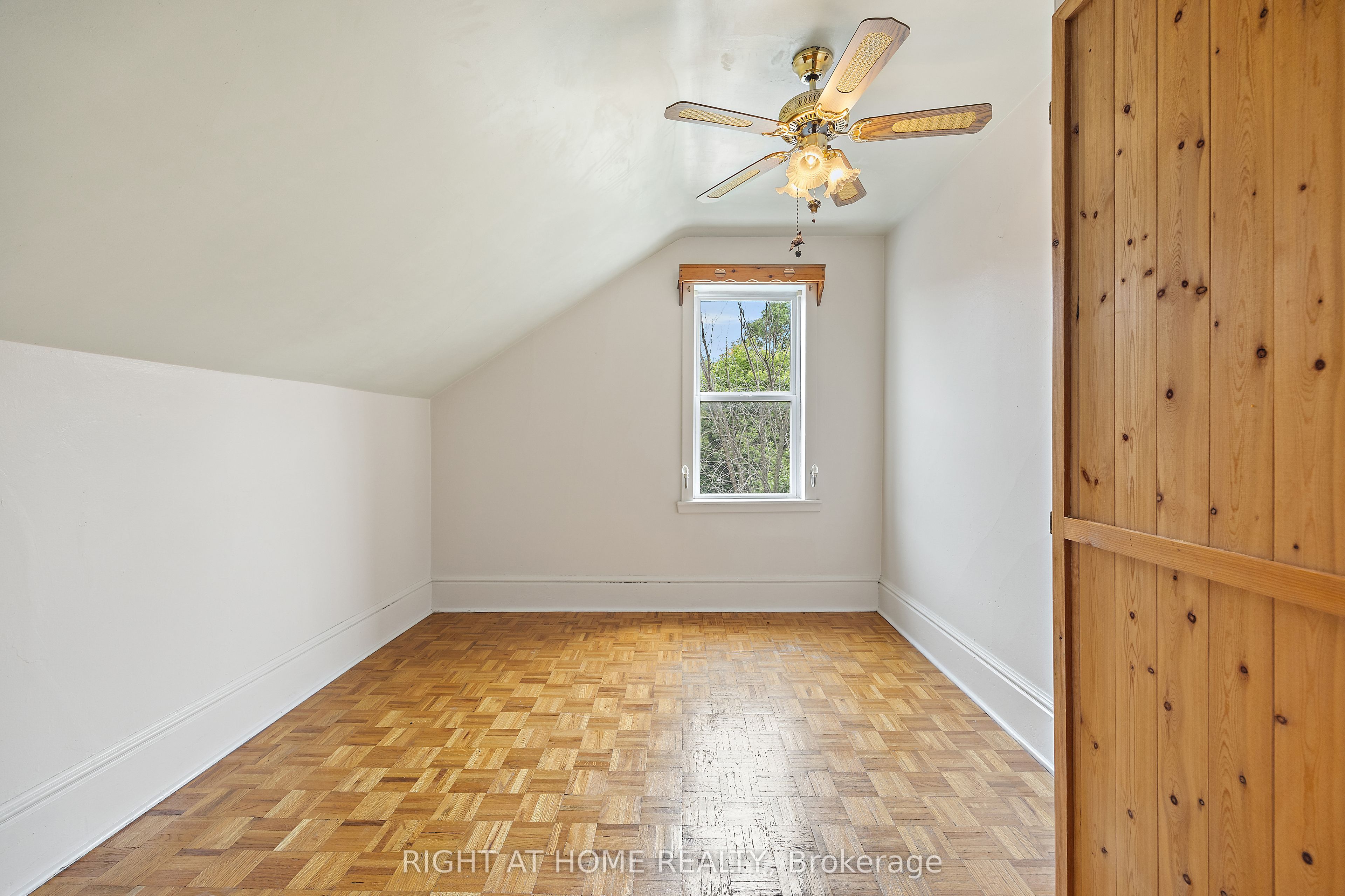 221 Samuelson Street Property Photo 25