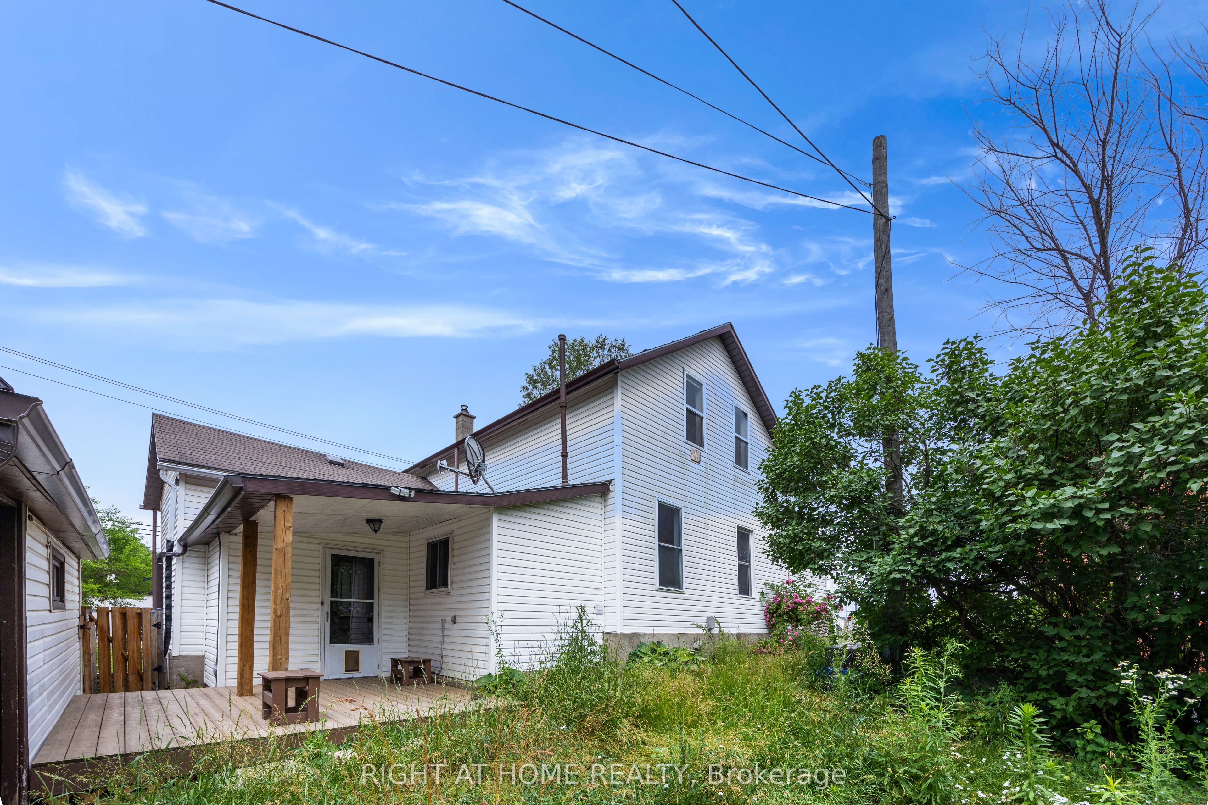 221 Samuelson Street Property Photo 36