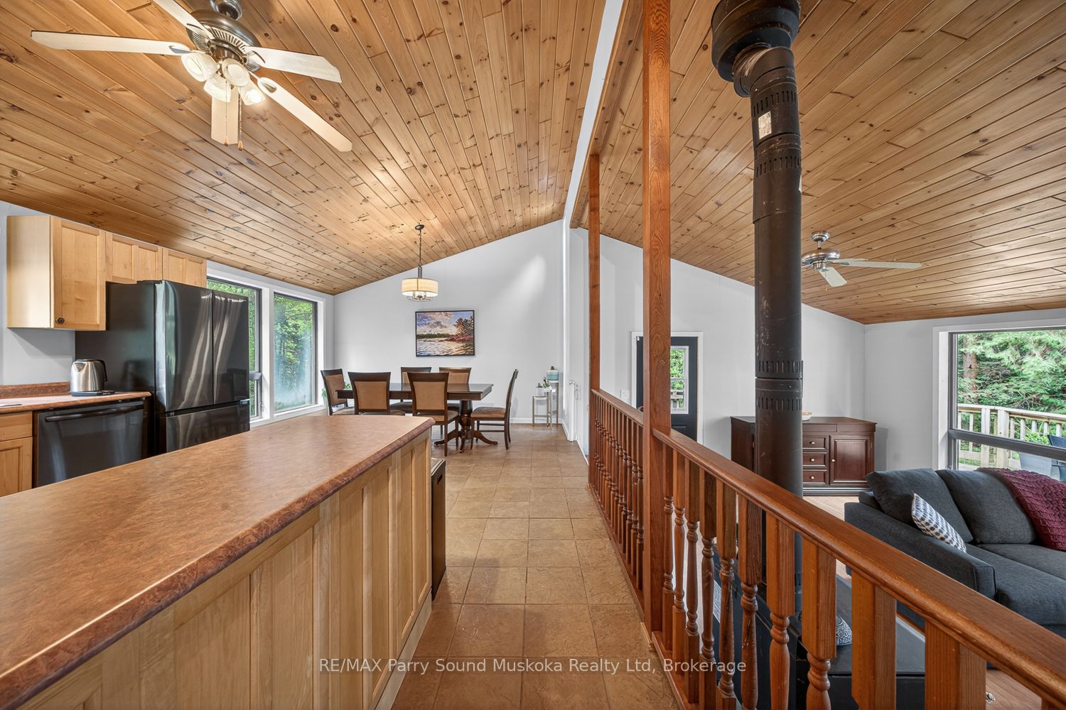 34 Silver Point Drive Property Photo 5