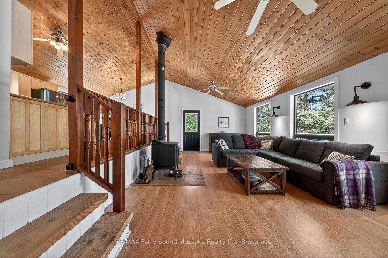 34 Silver Point Drive Property Photo 8