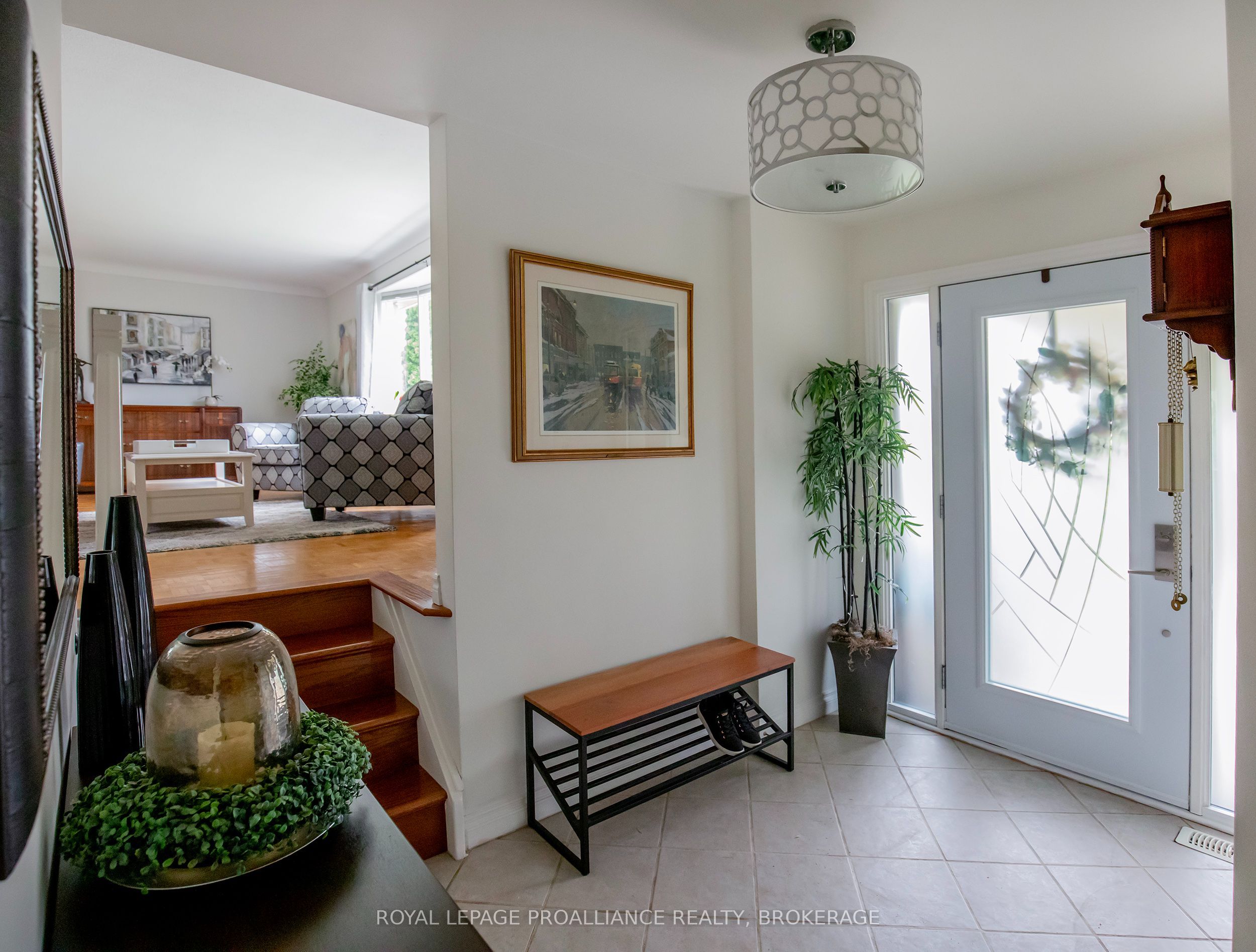 717 Laidlaw Crescent Property Photo 3