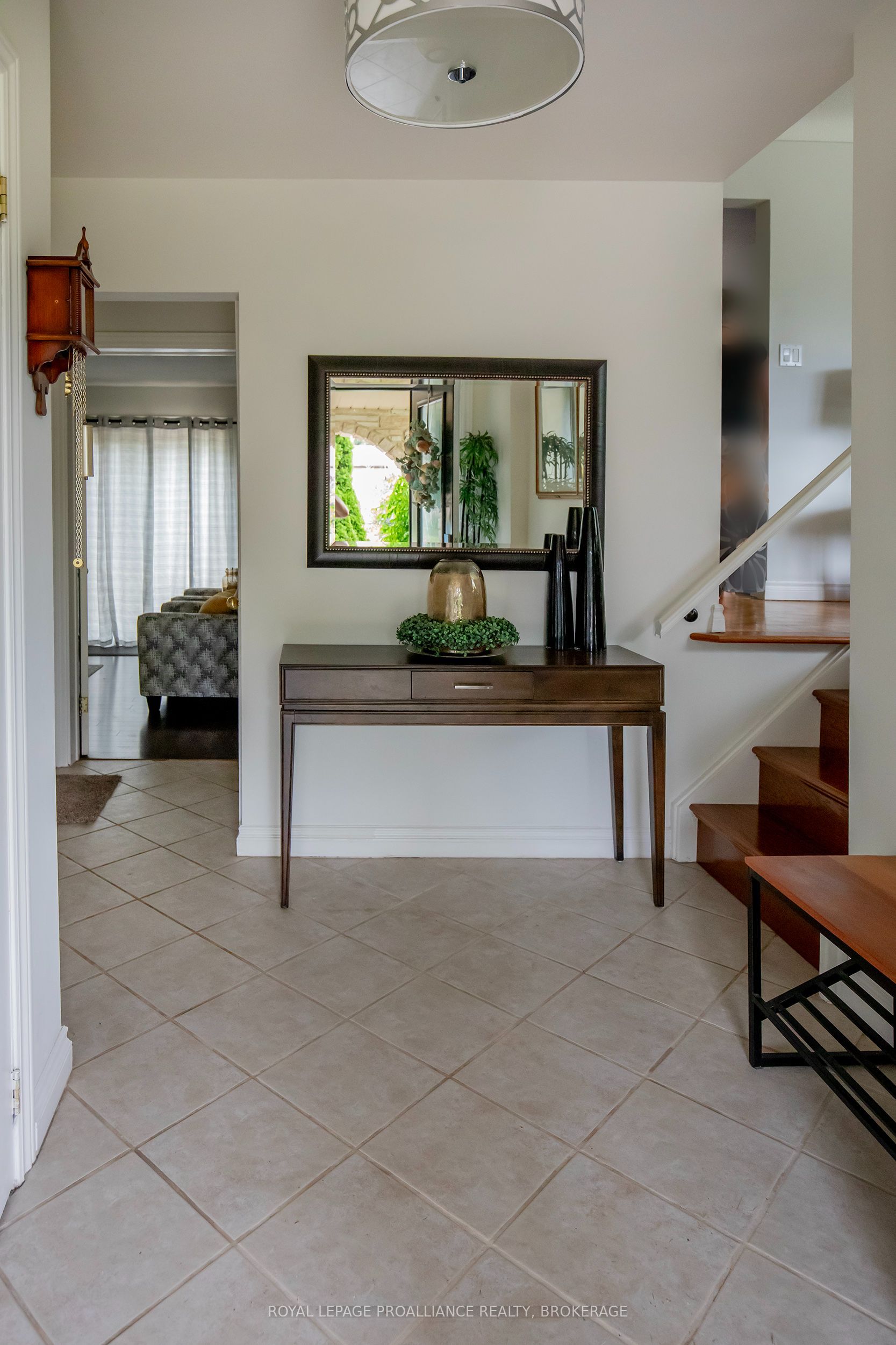 717 Laidlaw Crescent Property Photo 4