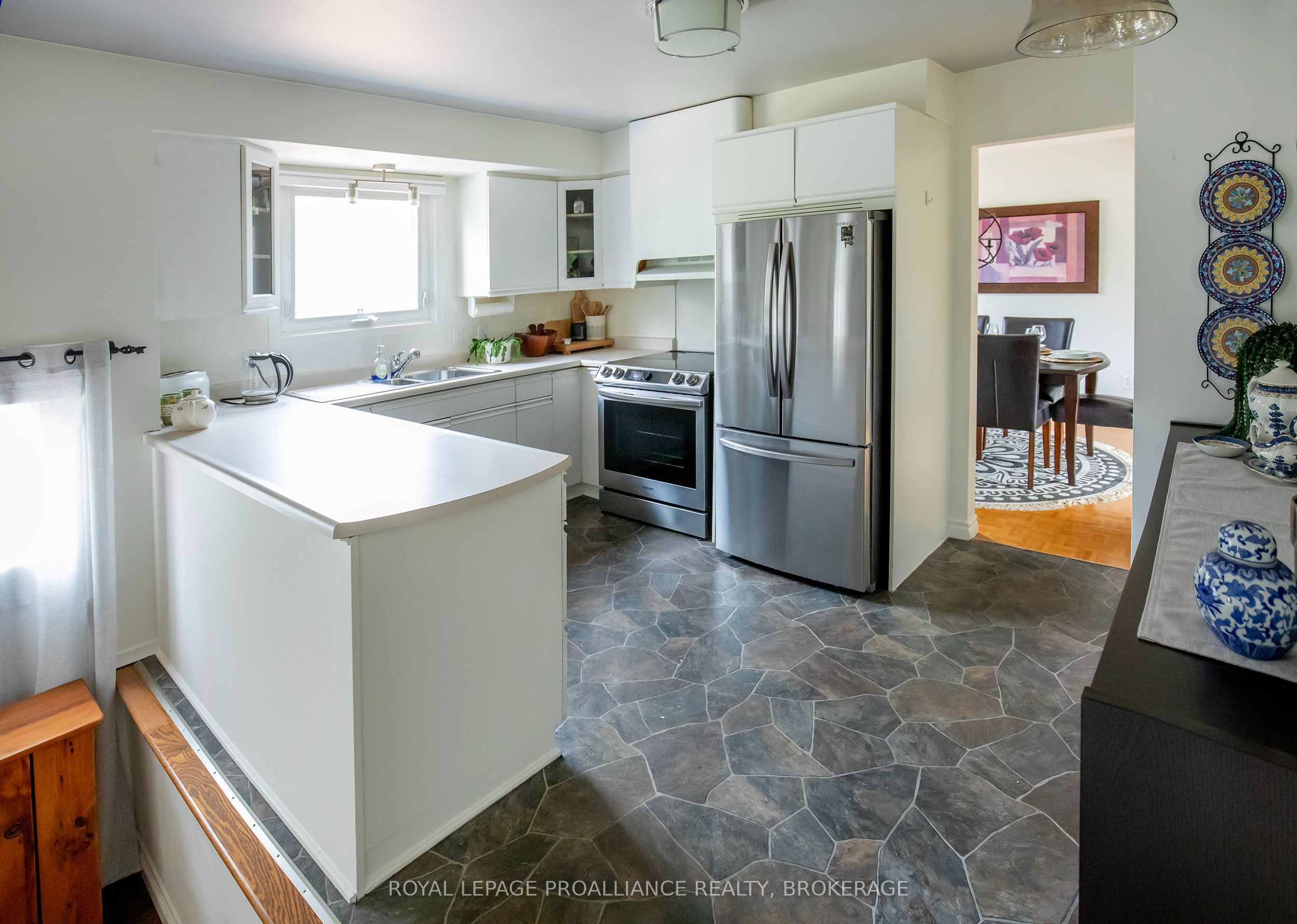 717 Laidlaw Crescent Property Photo 10